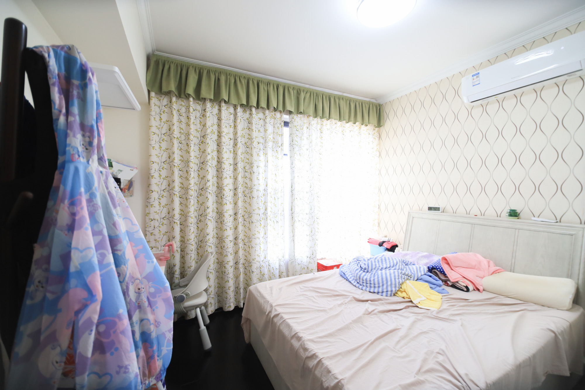 长房南屏锦源  4室2厅2卫   132.00万卧室