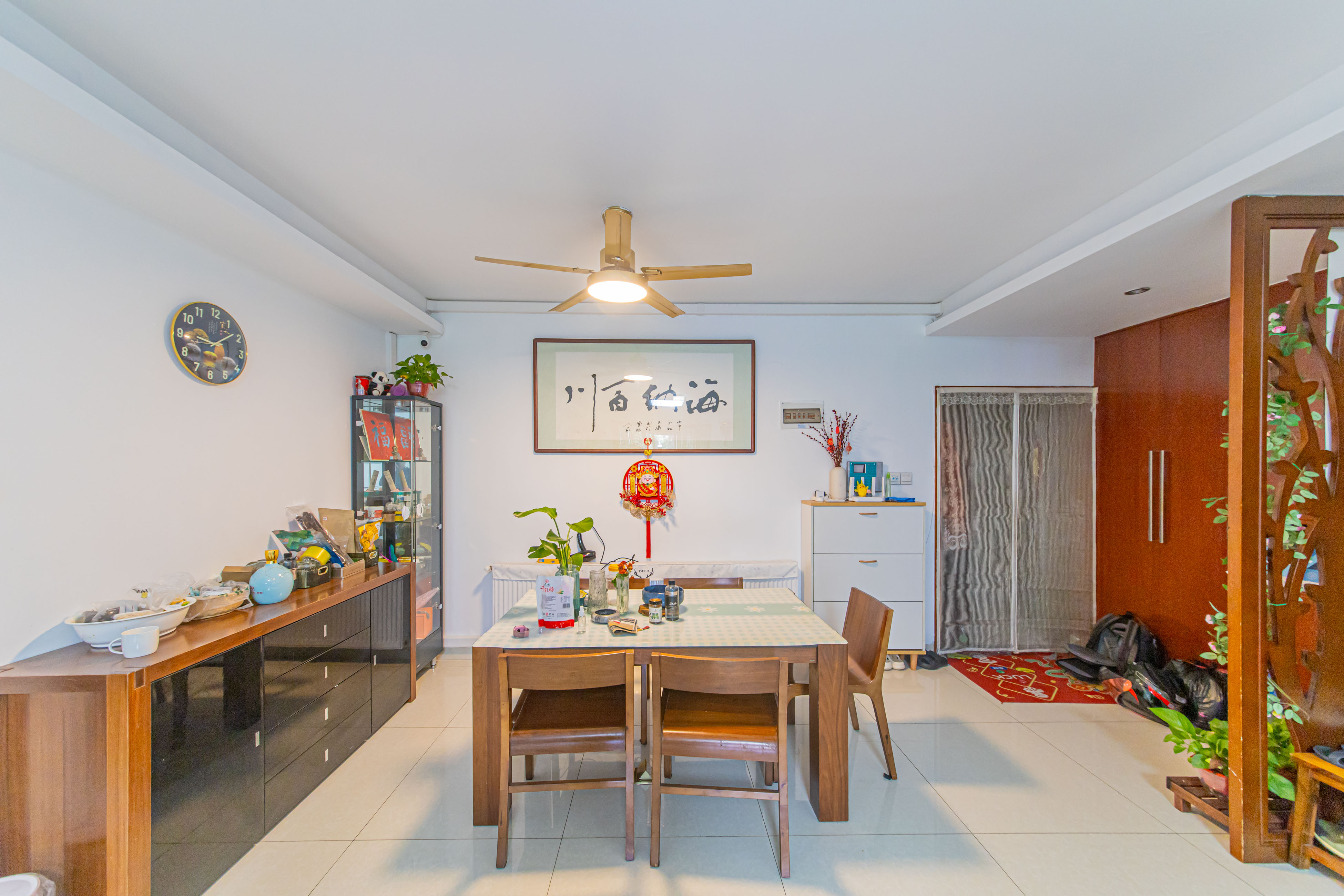 保利花园  3室2厅2卫    126.0万 保利花园  3室2厅2卫    126.0万客厅