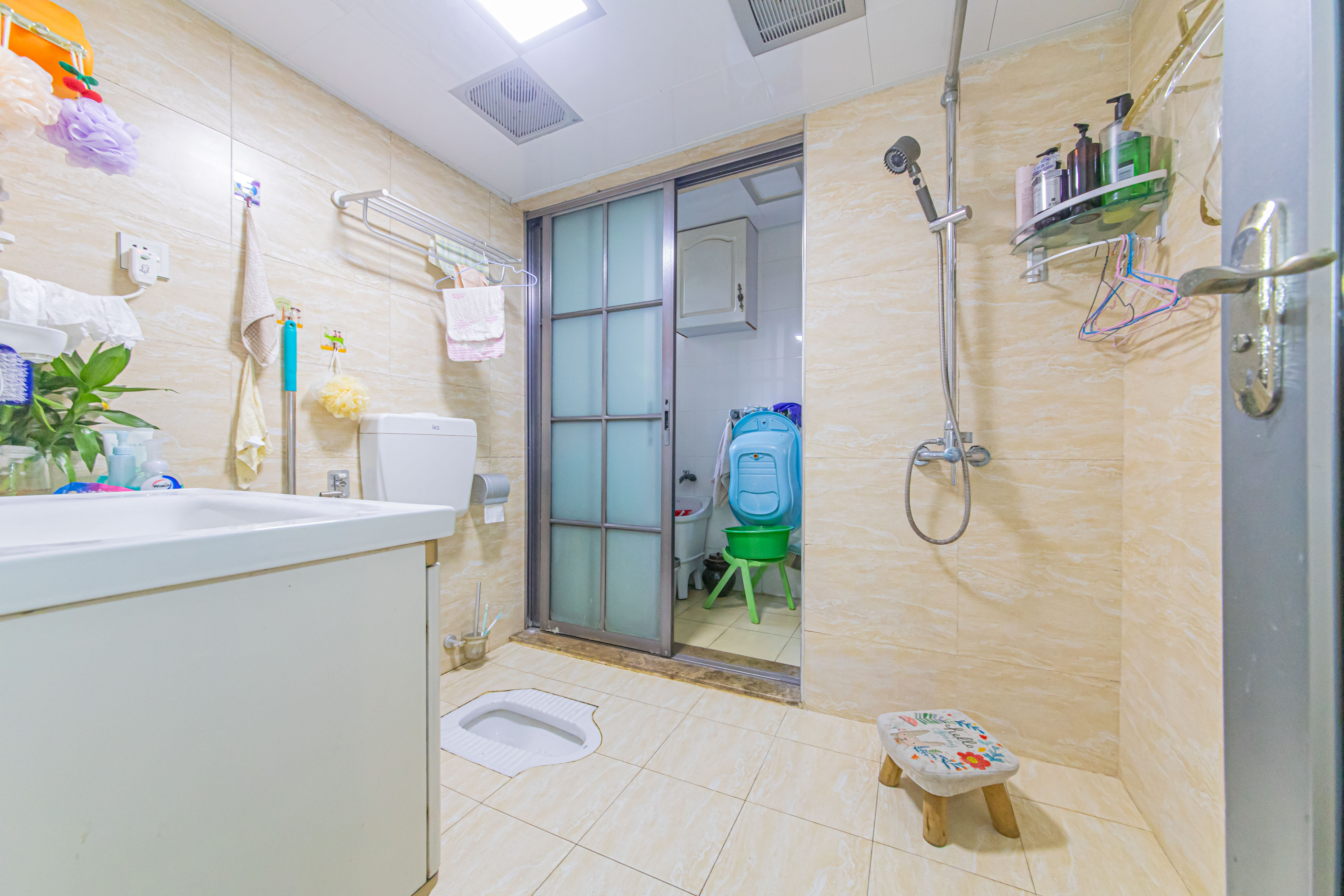 保利花园  3室2厅2卫    126.0万 保利花园  3室2厅2卫    126.0万卫生间