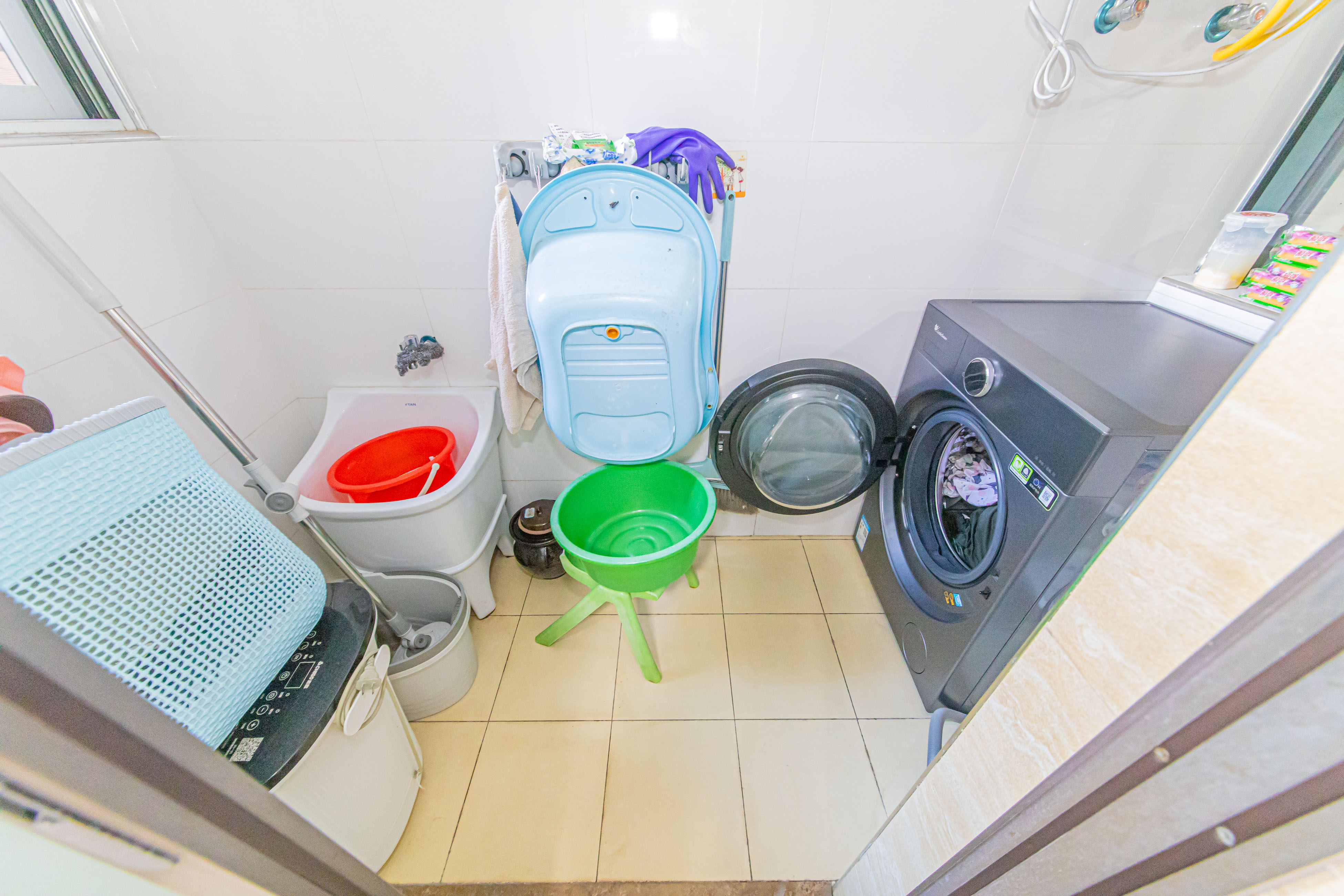 保利花园  3室2厅2卫    126.0万 保利花园  3室2厅2卫    126.0万卫生间