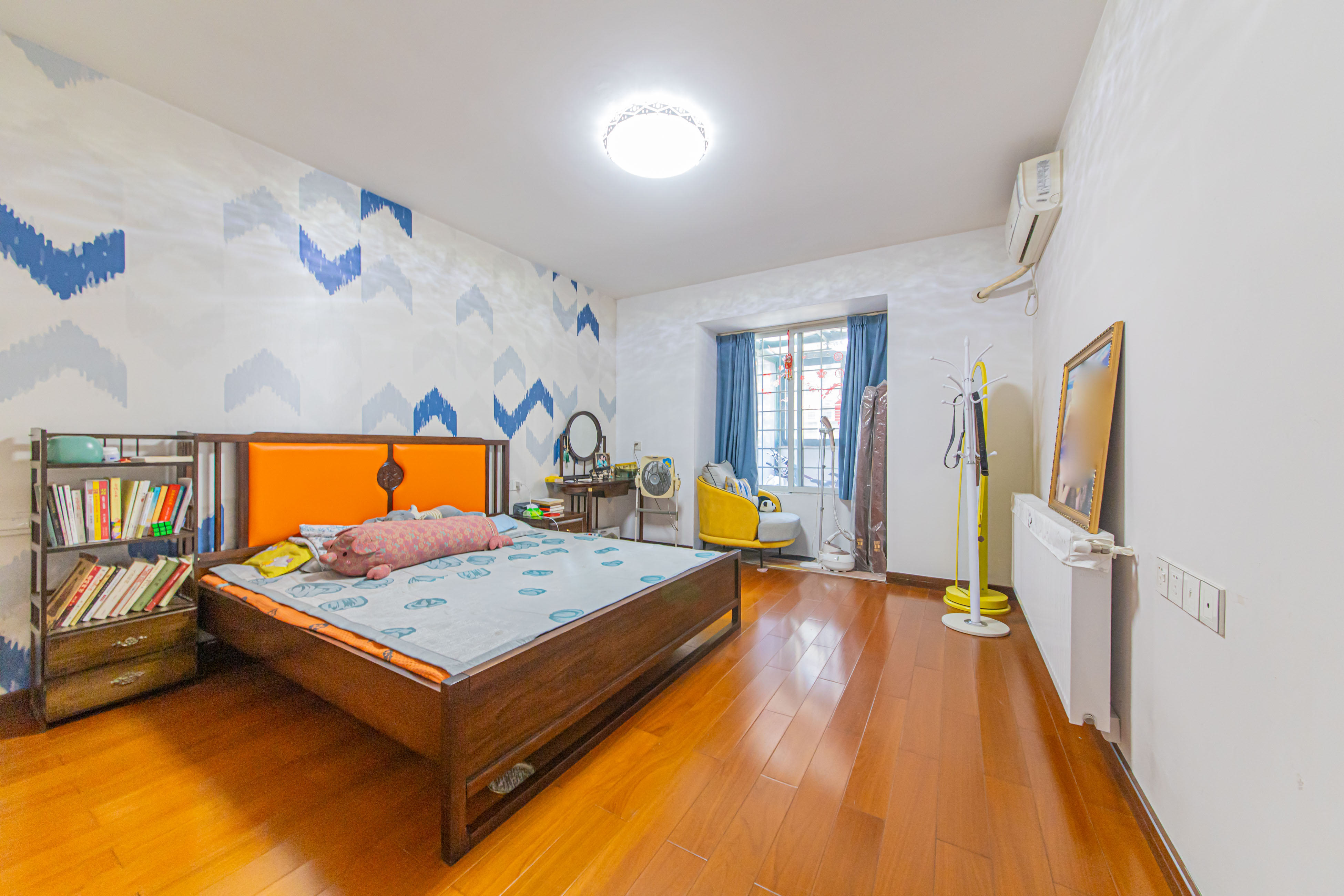 保利花园  3室2厅2卫    126.0万 保利花园  3室2厅2卫    126.0万卧室