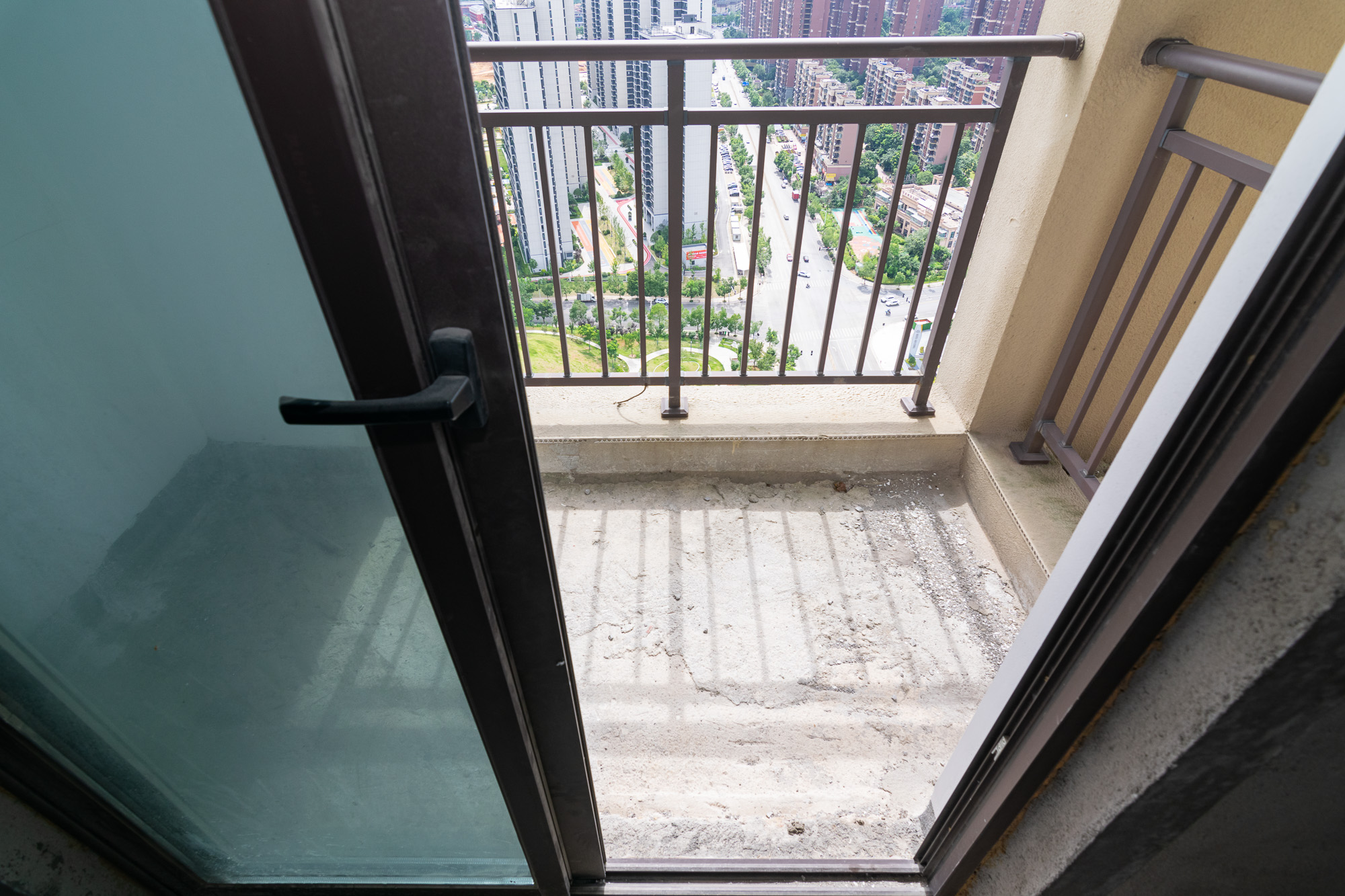 春晖花园 3室2厅2卫 73.6万 春晖花园 3室2厅2卫 73.6万阳台