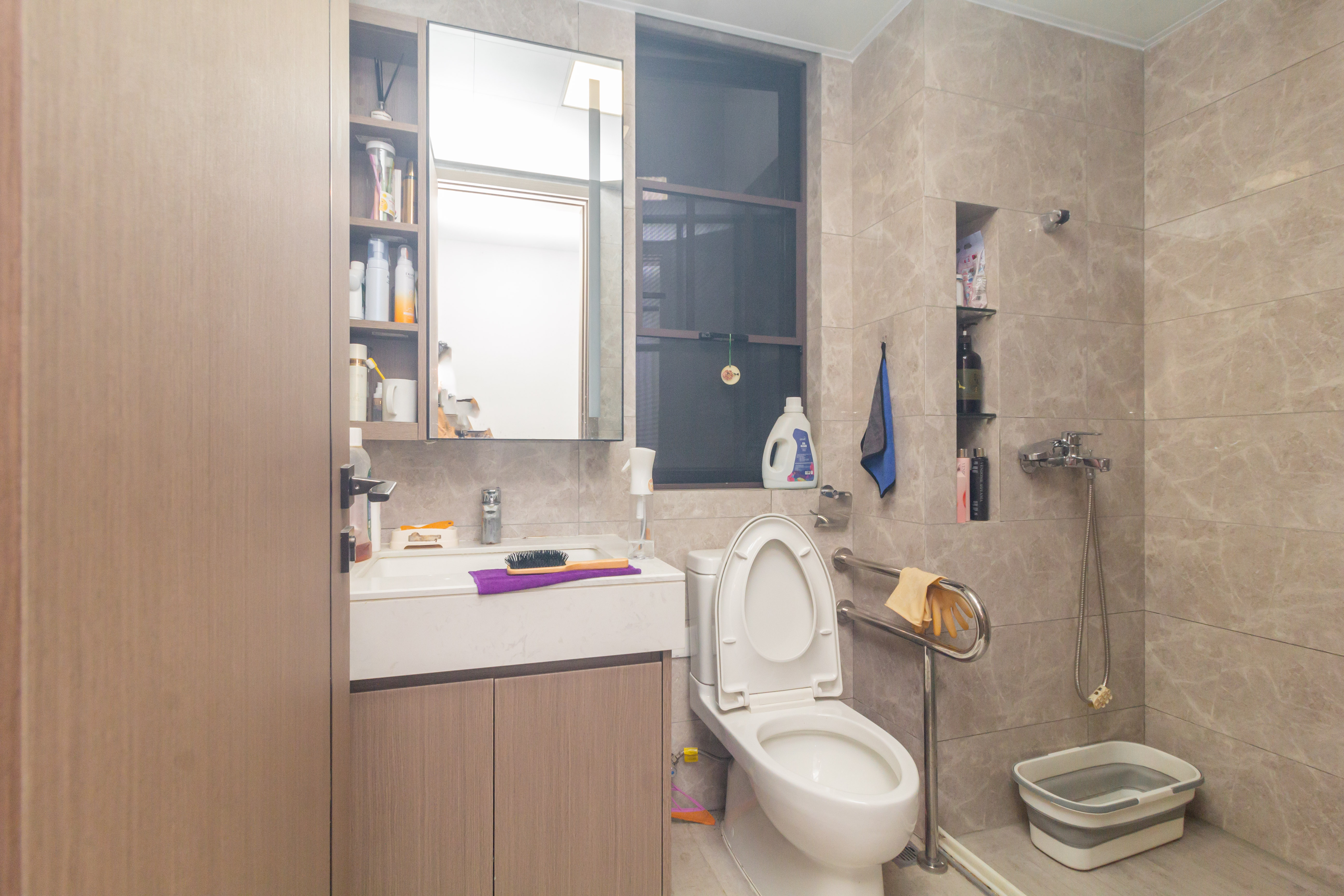 金茂建发观悦  3室2厅2卫    150.0万 金茂建发观悦  3室2厅2卫    150.0万卫生间