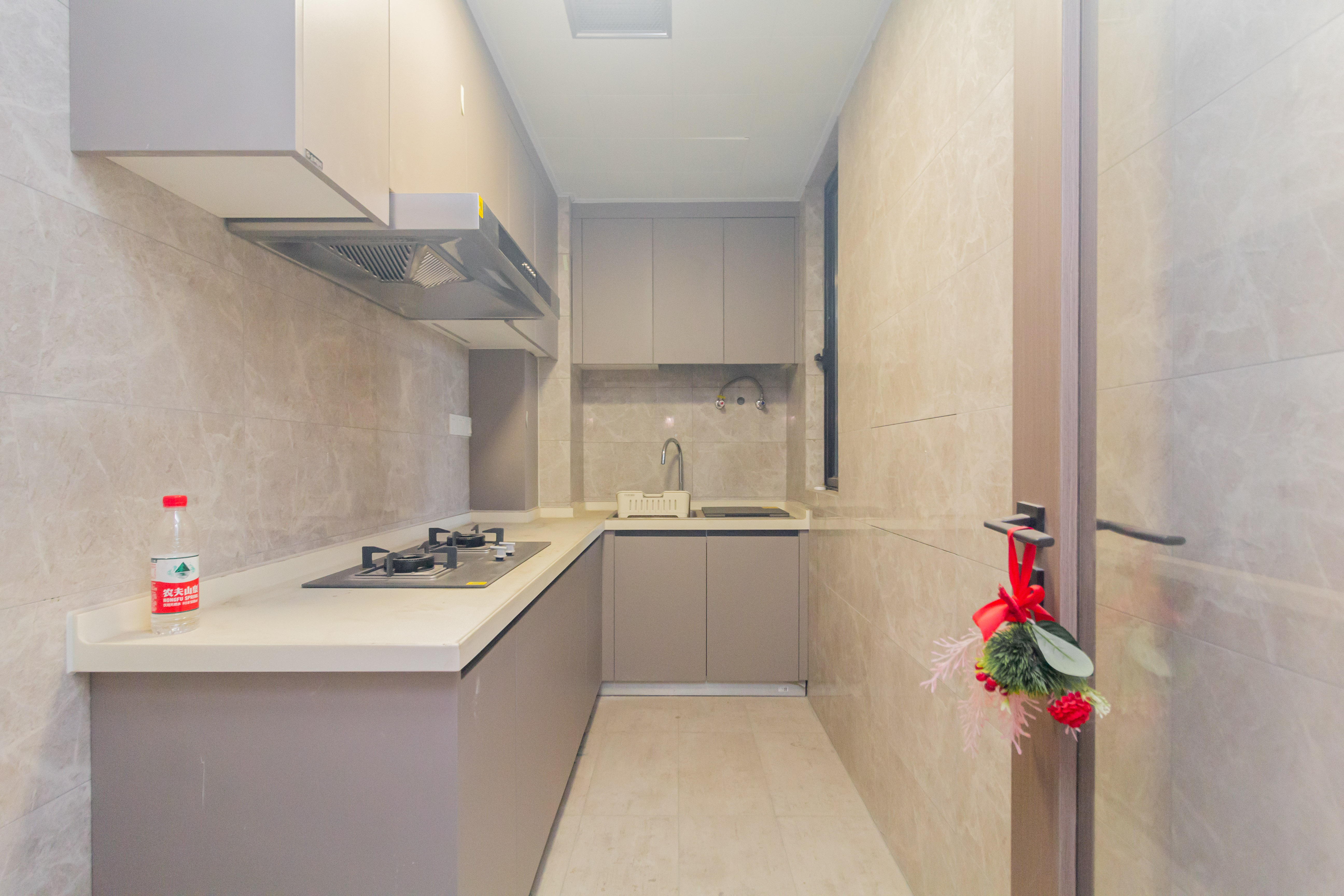 金茂建发观悦  3室2厅2卫    145.0万 金茂建发观悦  3室2厅2卫    145.0万厨房