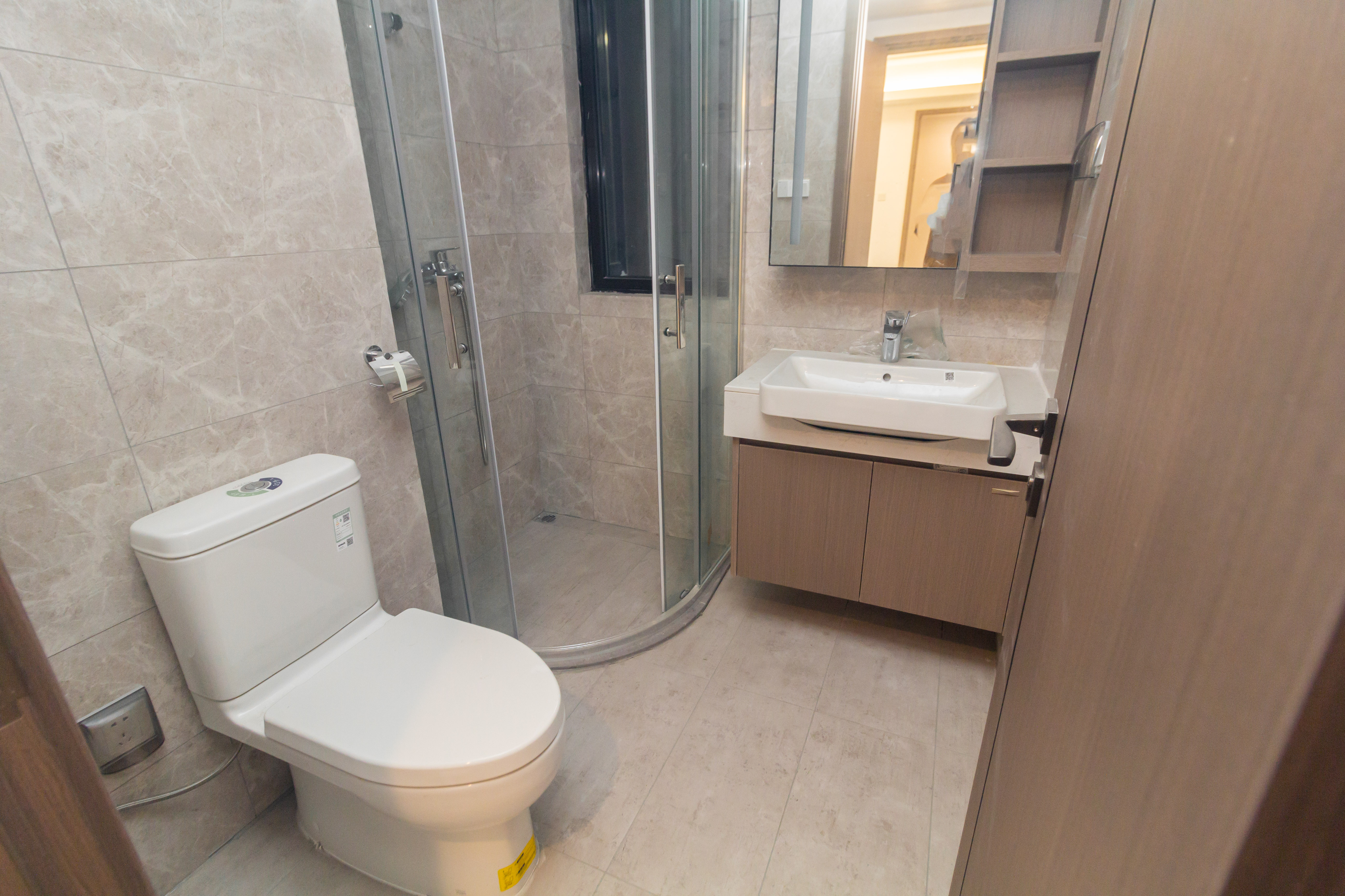 金茂建发观悦  3室2厅2卫    145.0万 金茂建发观悦  3室2厅2卫    145.0万卫生间