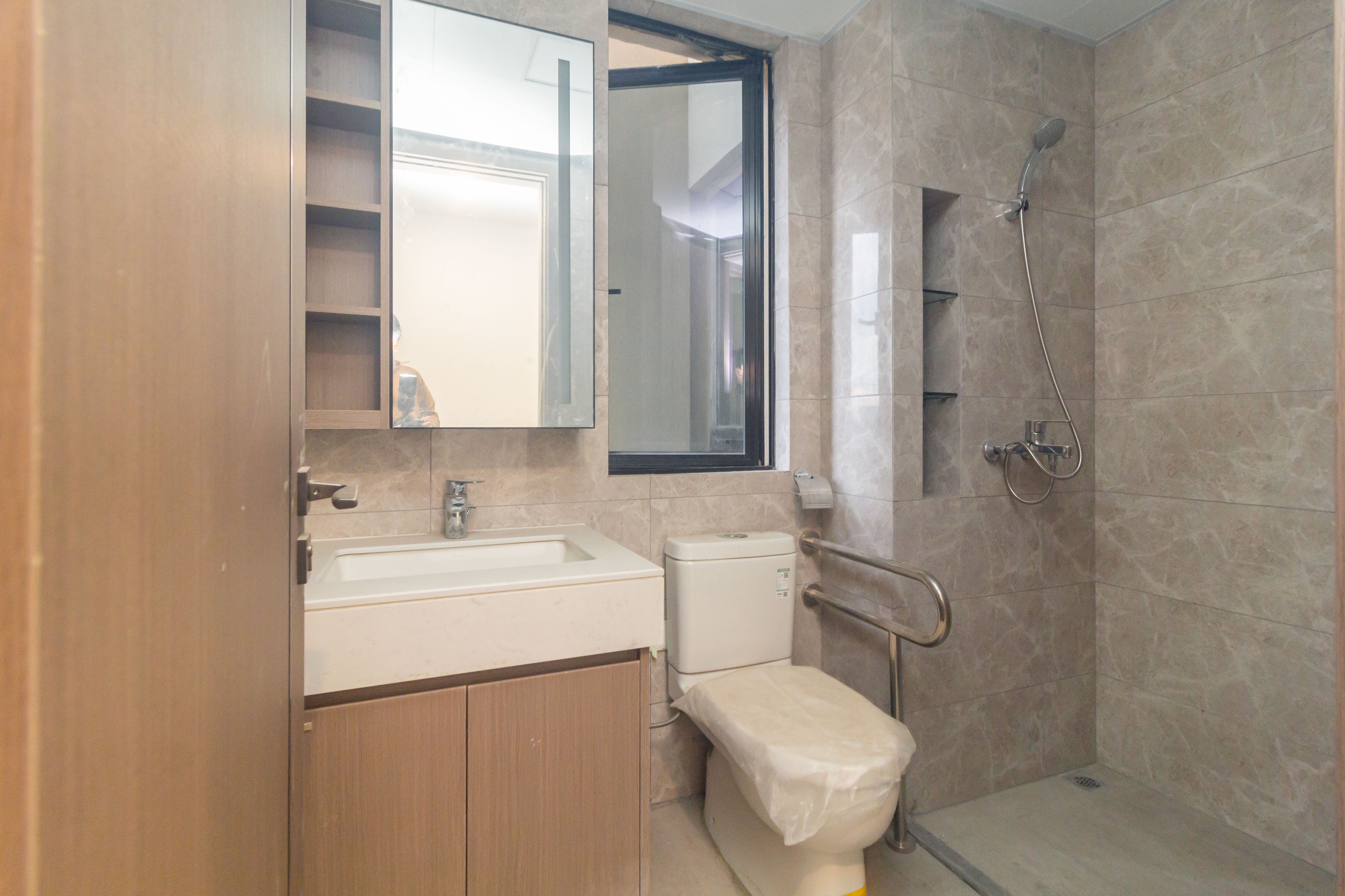 金茂建发观悦  3室2厅2卫    145.0万 金茂建发观悦  3室2厅2卫    145.0万卫生间