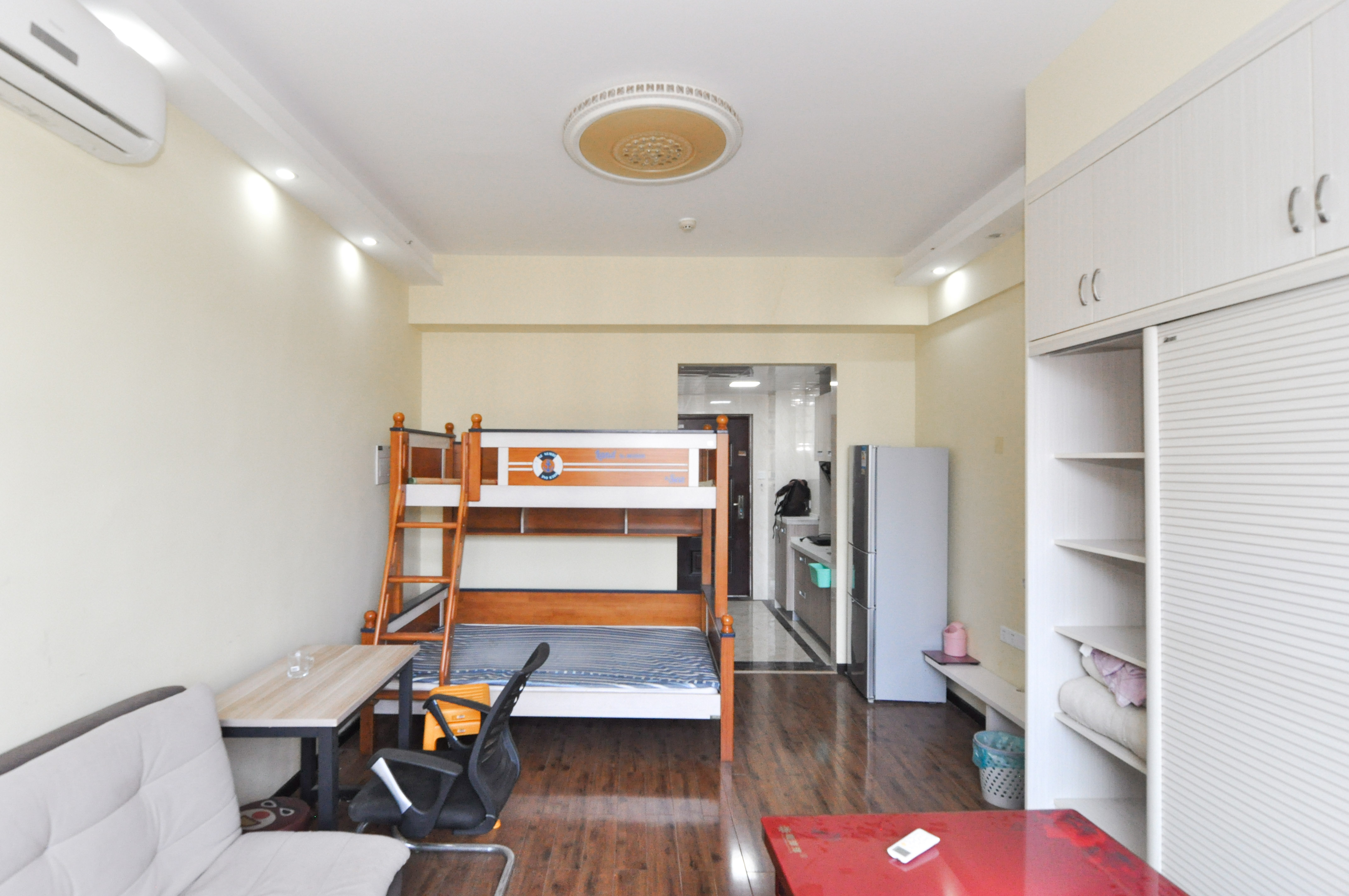 金茂梅溪湖 1室1厅1卫 30.0万 金茂梅溪湖 1室1厅1卫 30.0万客厅