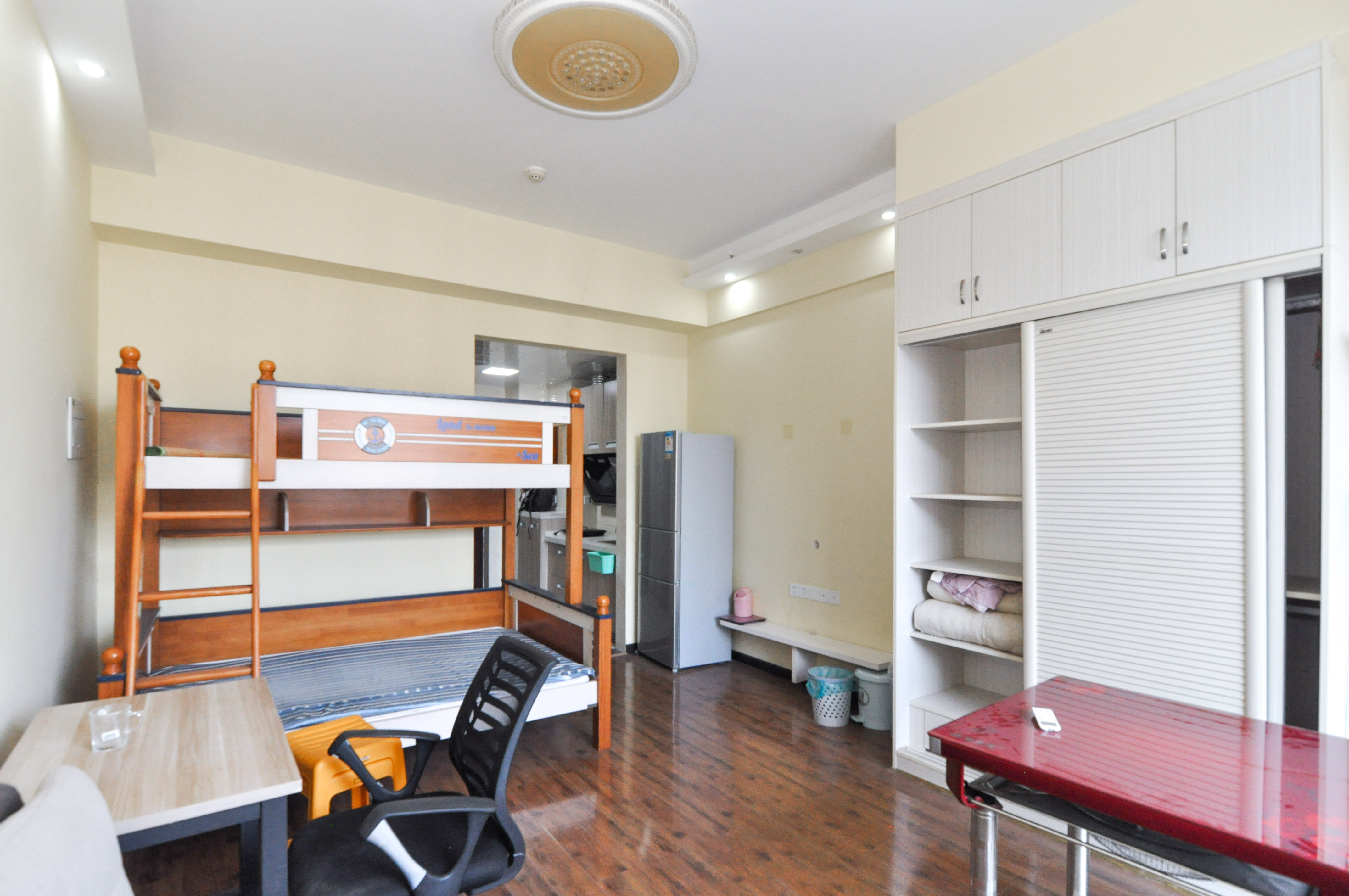 金茂梅溪湖 1室1厅1卫 30.0万 金茂梅溪湖 1室1厅1卫 30.0万客厅