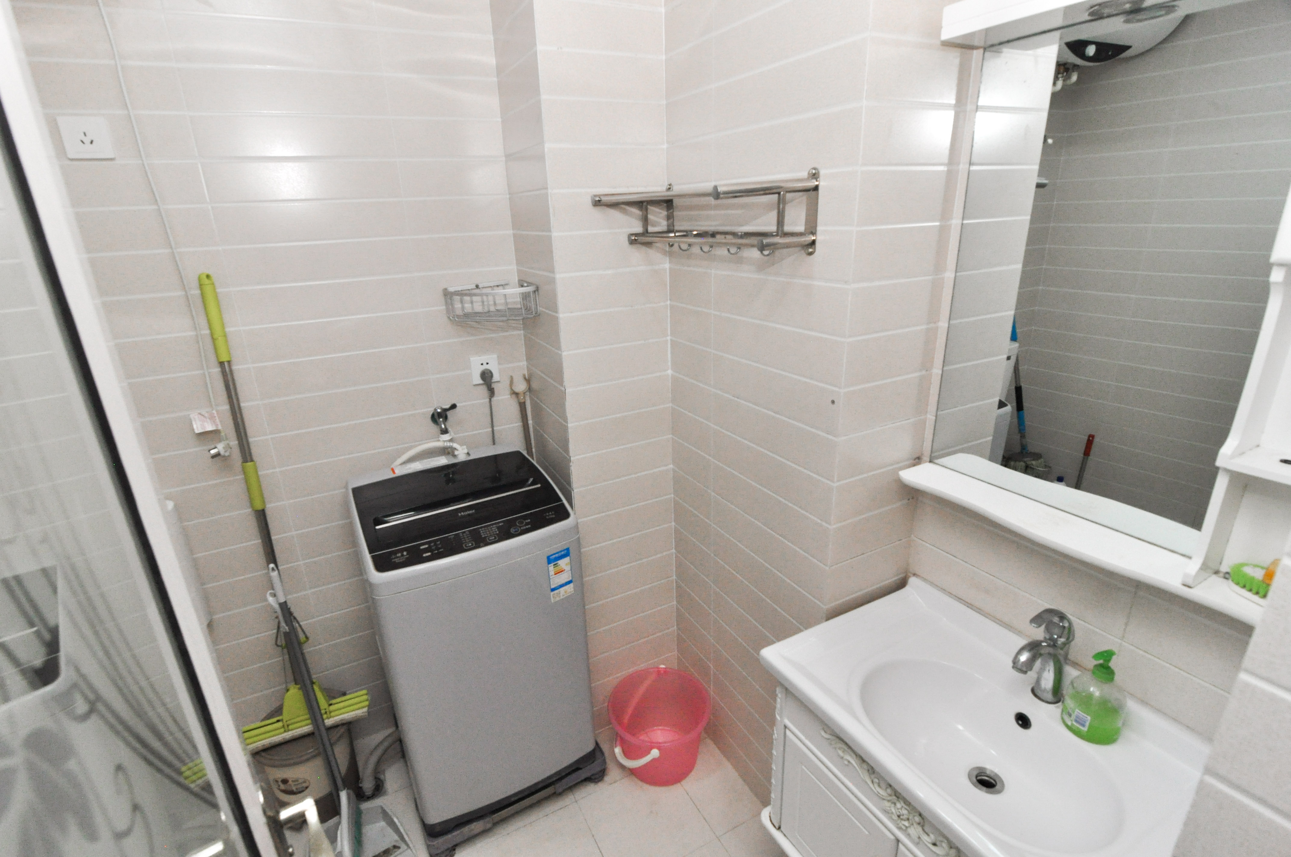 金茂梅溪湖 1室1厅1卫 30.0万 金茂梅溪湖 1室1厅1卫 30.0万卫生间