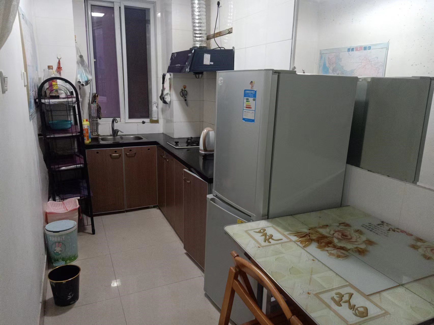 碧海蓝天  1室1厅1卫    2300.0元/月 碧海蓝天  1室1厅1卫    2300.0元/月室内图