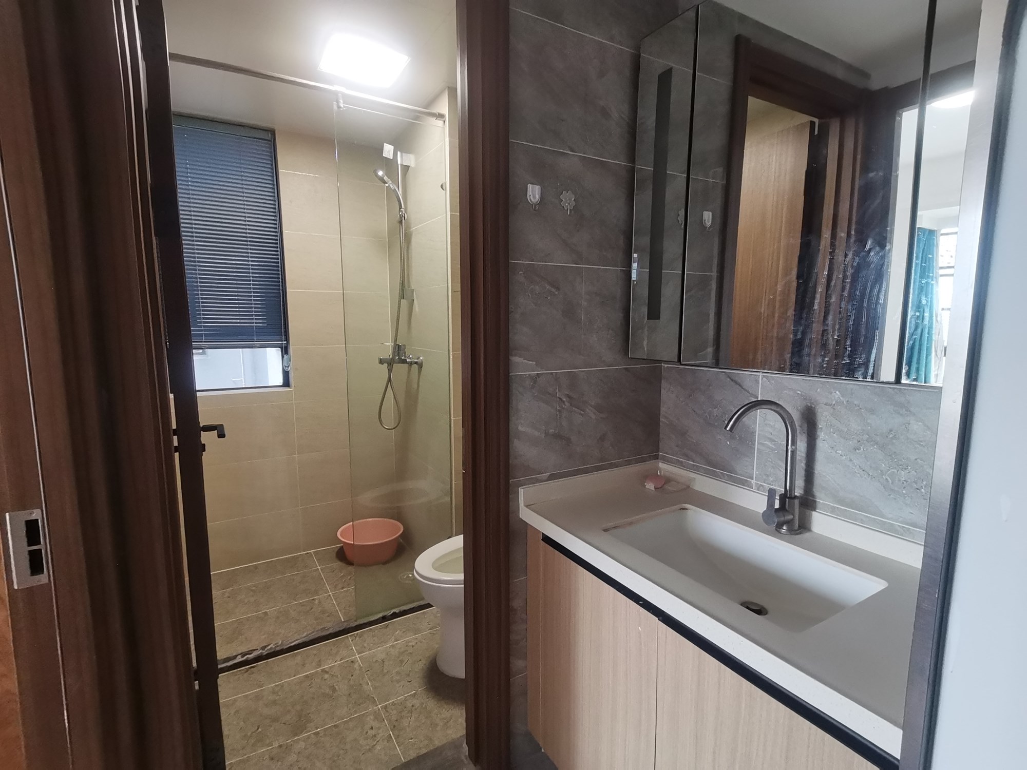 万科湖畔二期 3室2厅1卫 300.0万 万科湖畔二期 3室2厅1卫 300.0万客厅