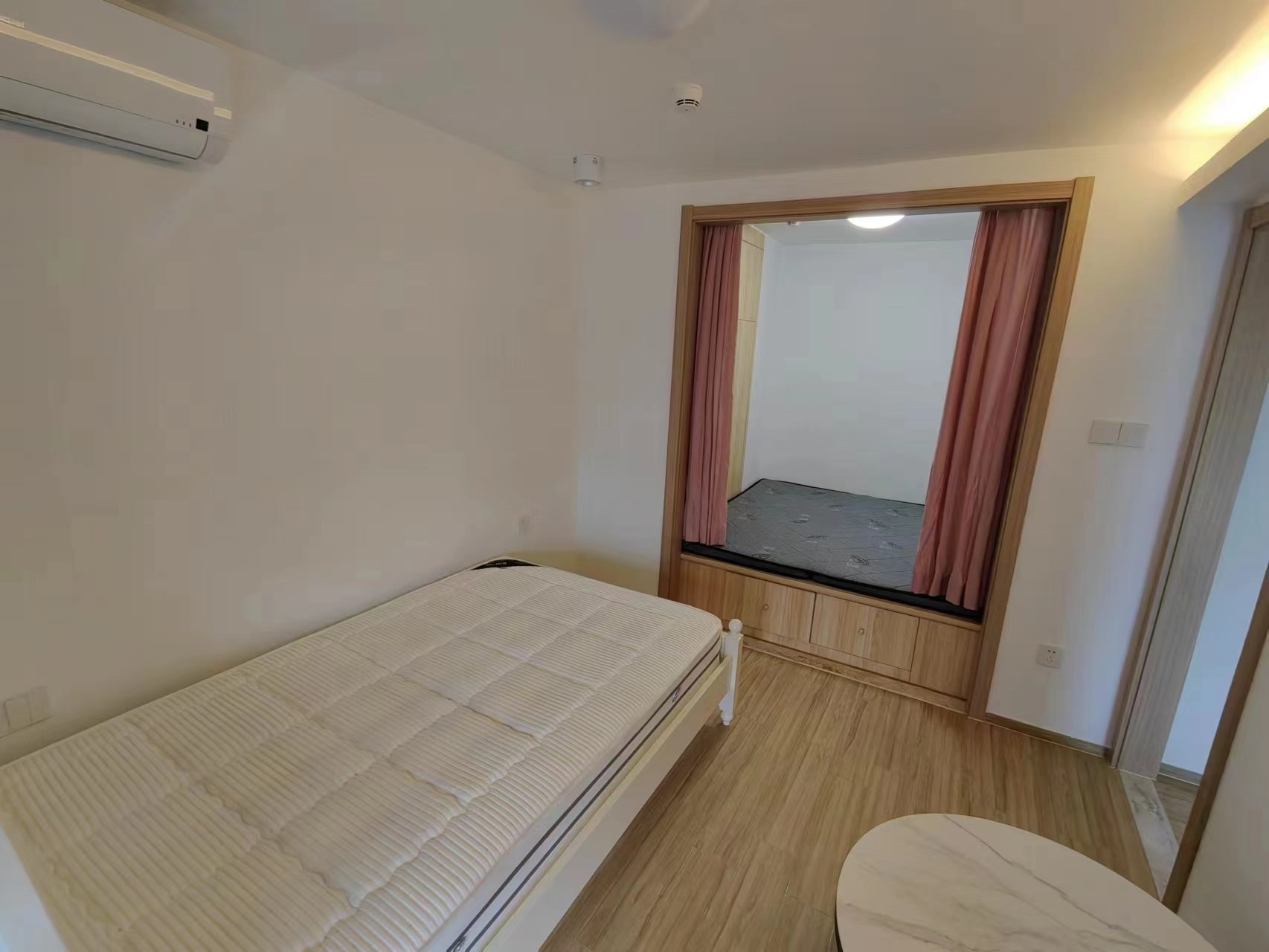 万科湖畔二期 1室1厅1卫 115.0万 万科湖畔二期 1室1厅1卫 115.0万客厅