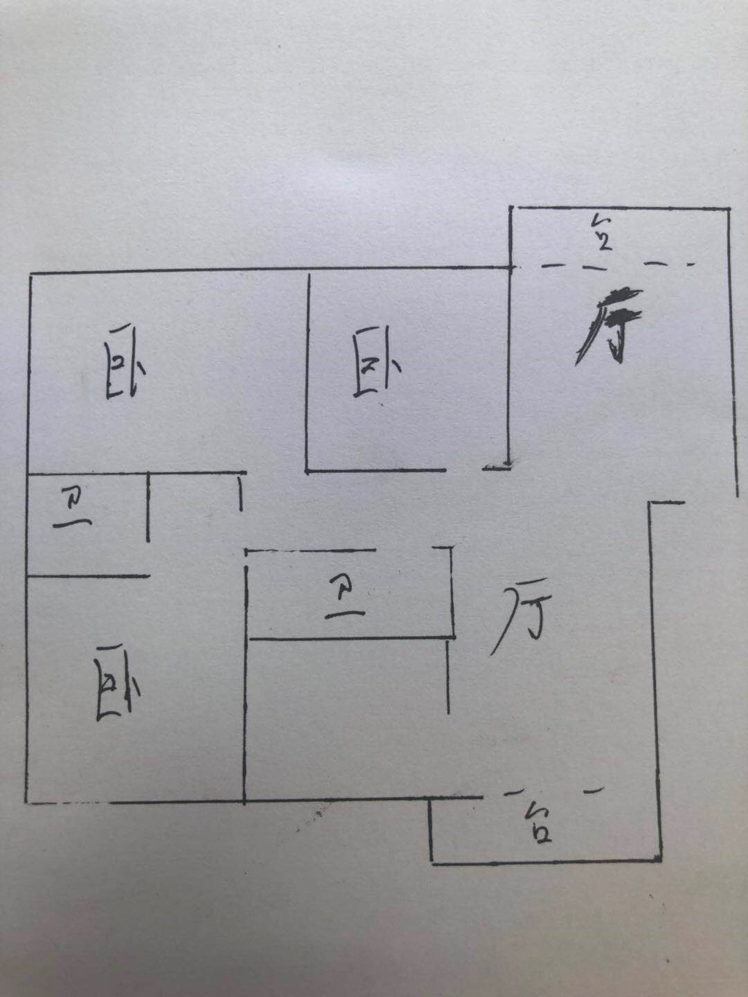 庭园小区  3室2厅2卫   210.00万客厅