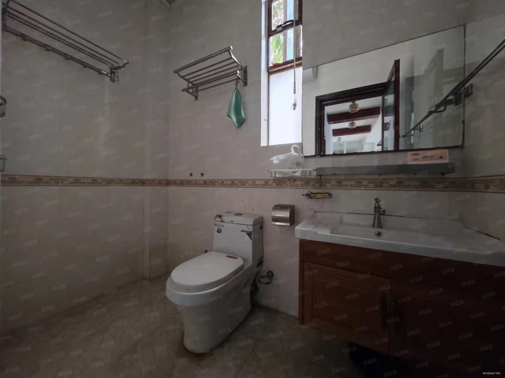 凤凰水城凤凰湾 4室2厅2卫 10000.0元/月 凤凰水城凤凰湾 4室2厅2卫 10000.0元/月室内图