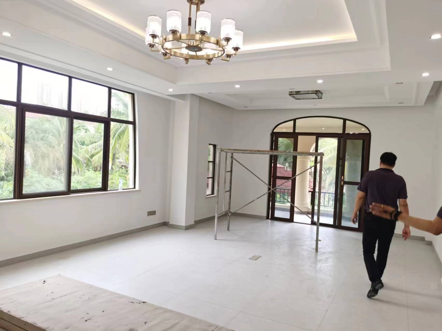 凤凰水城红树湾别墅(新) 5室2厅4卫 1600.0万 凤凰水城红树湾别墅(新) 5室2厅4卫 1600.0万客厅