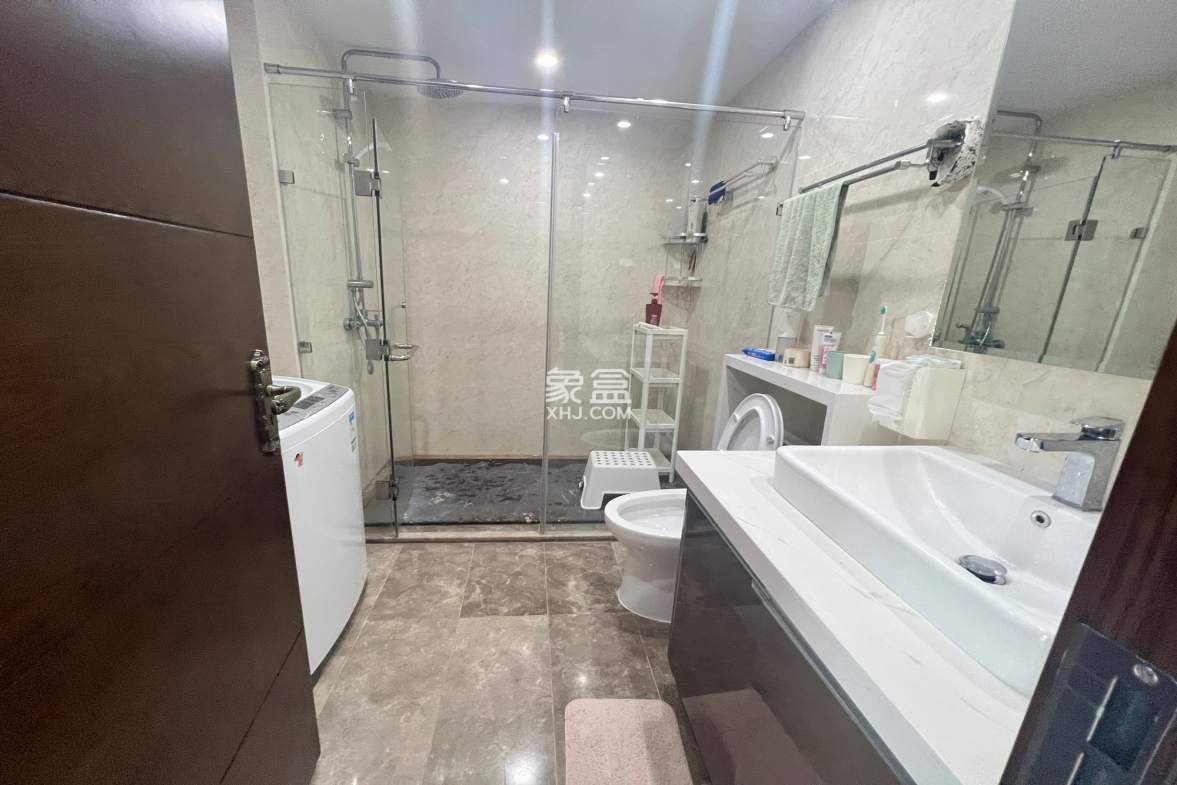 双大山湖湾 2室2厅1卫 235.0万 双大山湖湾 2室2厅1卫 235.0万客厅