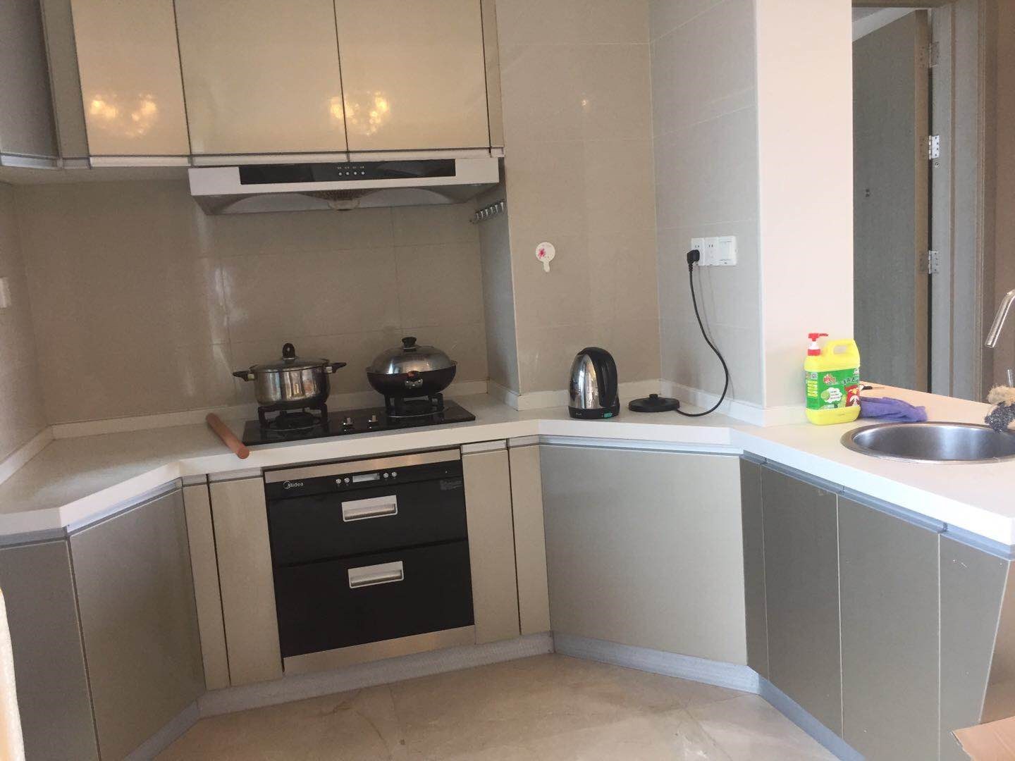 中铁子悦薹 3室2厅2卫 380.0万 中铁子悦薹 3室2厅2卫 380.0万客厅