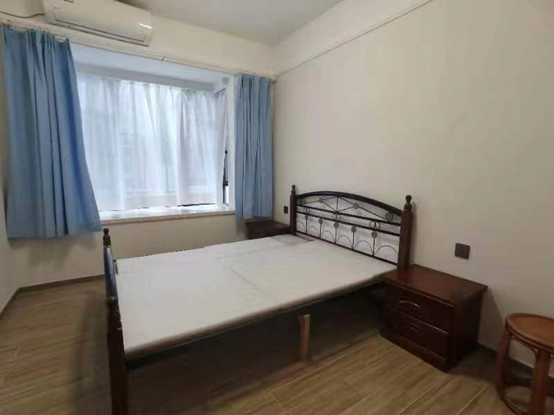 万科湖畔二期 3室2厅1卫 300.0万 万科湖畔二期 3室2厅1卫 300.0万客厅