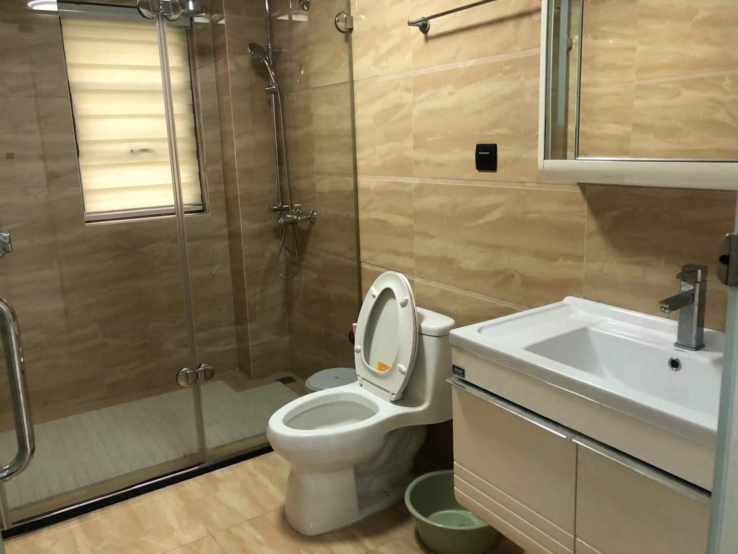 凤凰水城红树湾洋房 3室2厅2卫 4500.0元/月 凤凰水城红树湾洋房 3室2厅2卫 4500.0元/月室内图