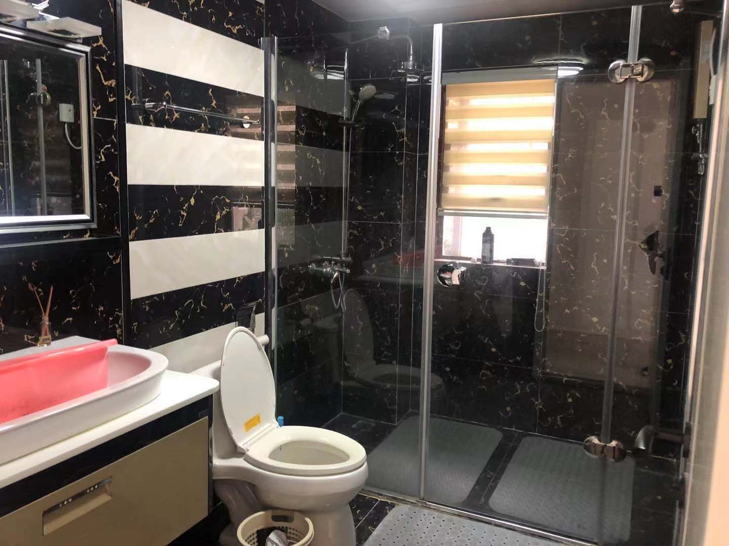 凤凰水城红树湾洋房 3室2厅2卫 4500.0元/月 凤凰水城红树湾洋房 3室2厅2卫 4500.0元/月室内图