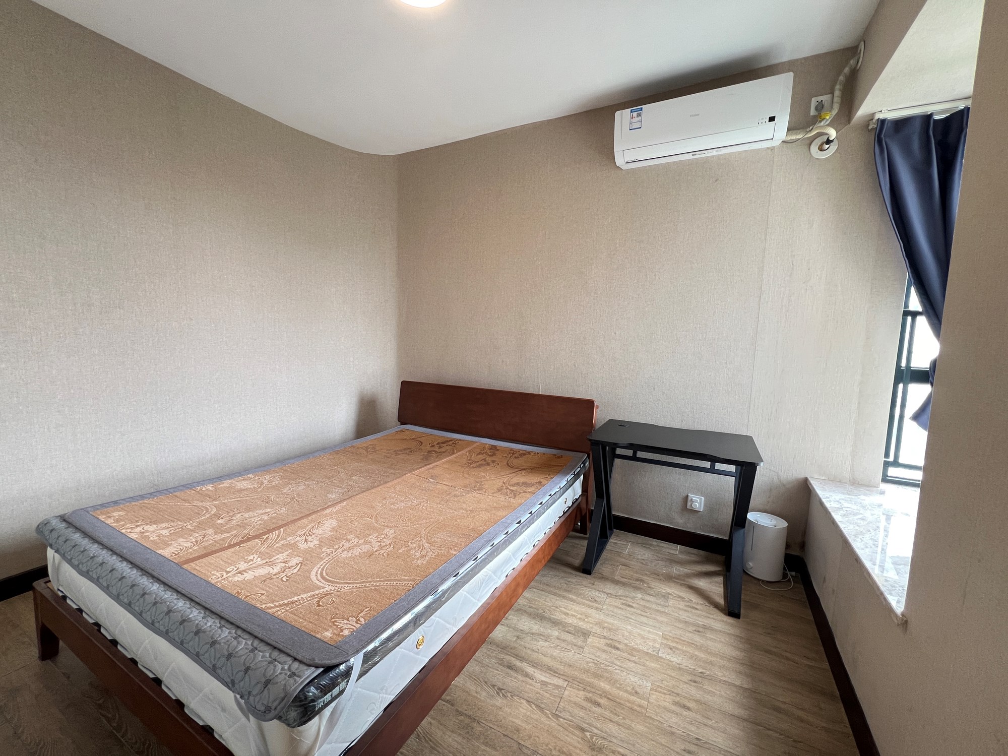 一山湖(一期)  2室2厅1卫    250.0万客厅