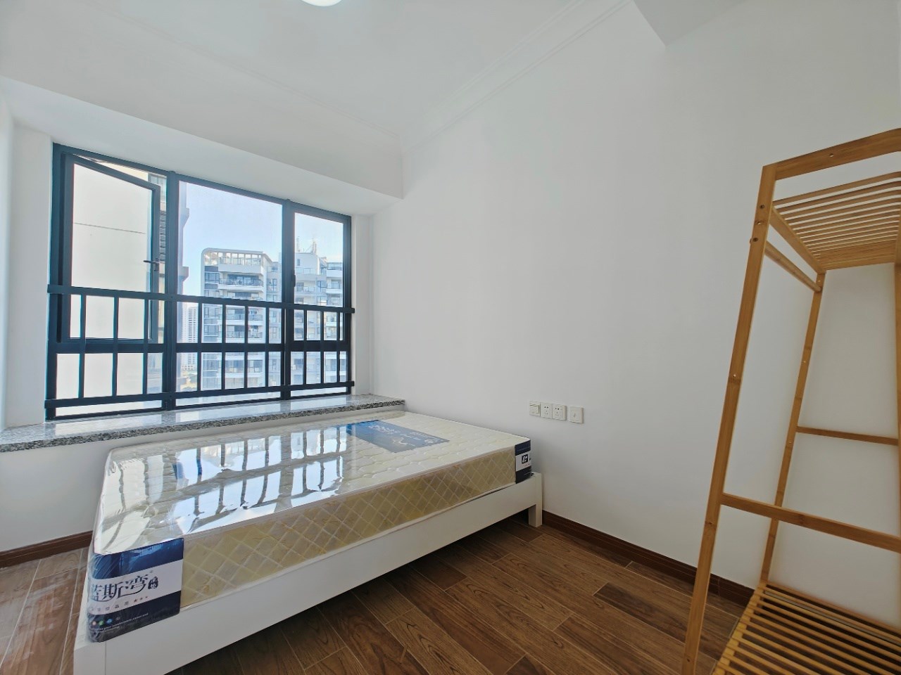 双大山湖湾三期 3室2厅2卫 275.6万 双大山湖湾三期 3室2厅2卫 275.6万客厅