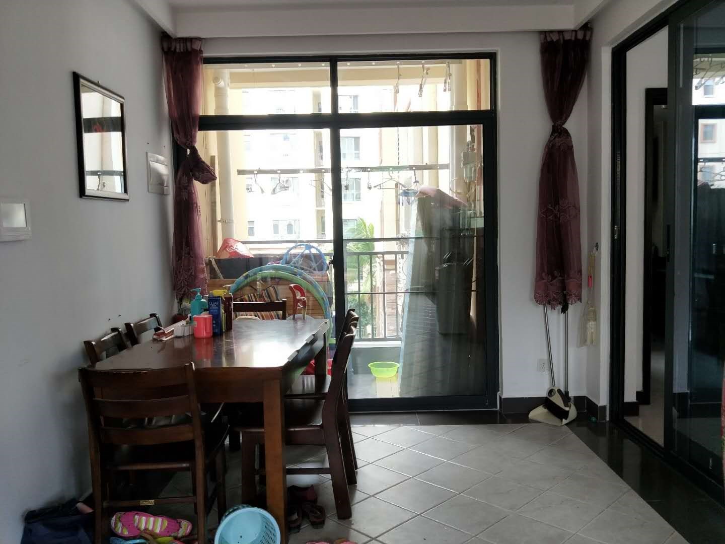 半岛蓝湾 3室2厅2卫 350.0万 半岛蓝湾 3室2厅2卫 350.0万客厅