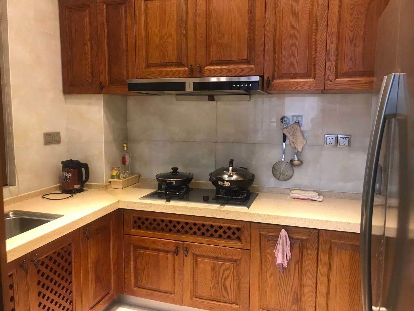 凤凰水城南岸别墅(御景天成) 5室2厅4卫 1150.0万 凤凰水城南岸别墅(御景天成) 5室2厅4卫 1150.0万客厅