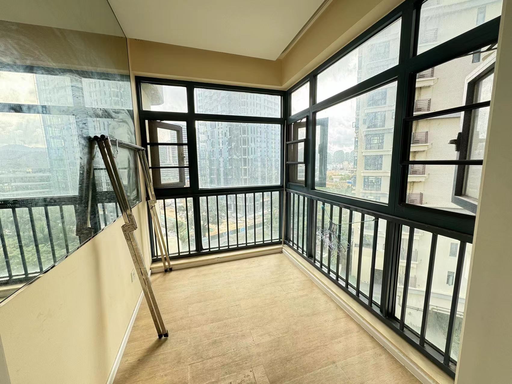 25度阳光 2室1厅1卫 2500.0元/月 25度阳光 2室1厅1卫 2500.0元/月室内图