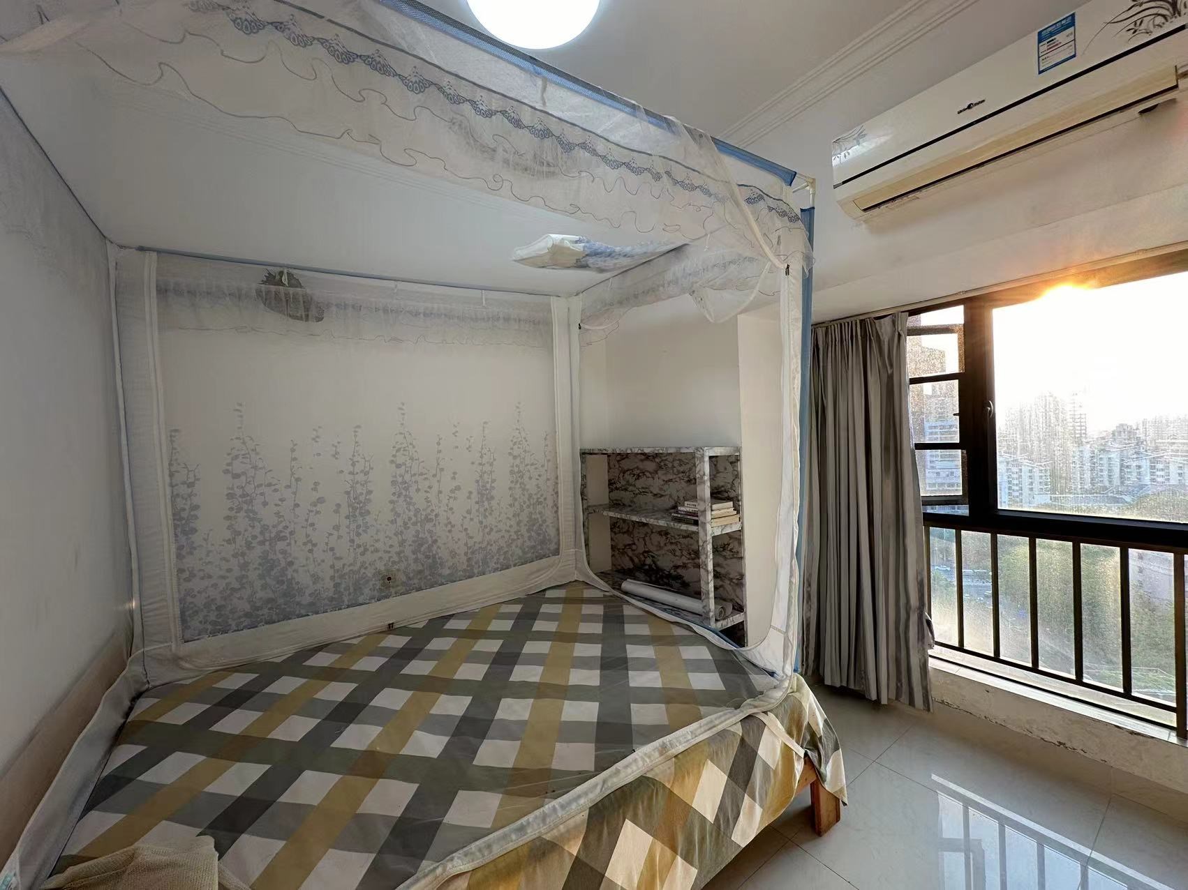 卓达东方巴哈马三期自由港湾 2室1厅1卫 185.0万 卓达东方巴哈马三期自由港湾 2室1厅1卫 185.0万客厅