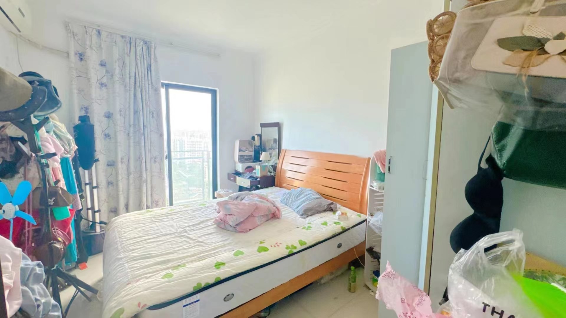 圣煜花园 1室1厅1卫 110.0万 圣煜花园 1室1厅1卫 110.0万客厅