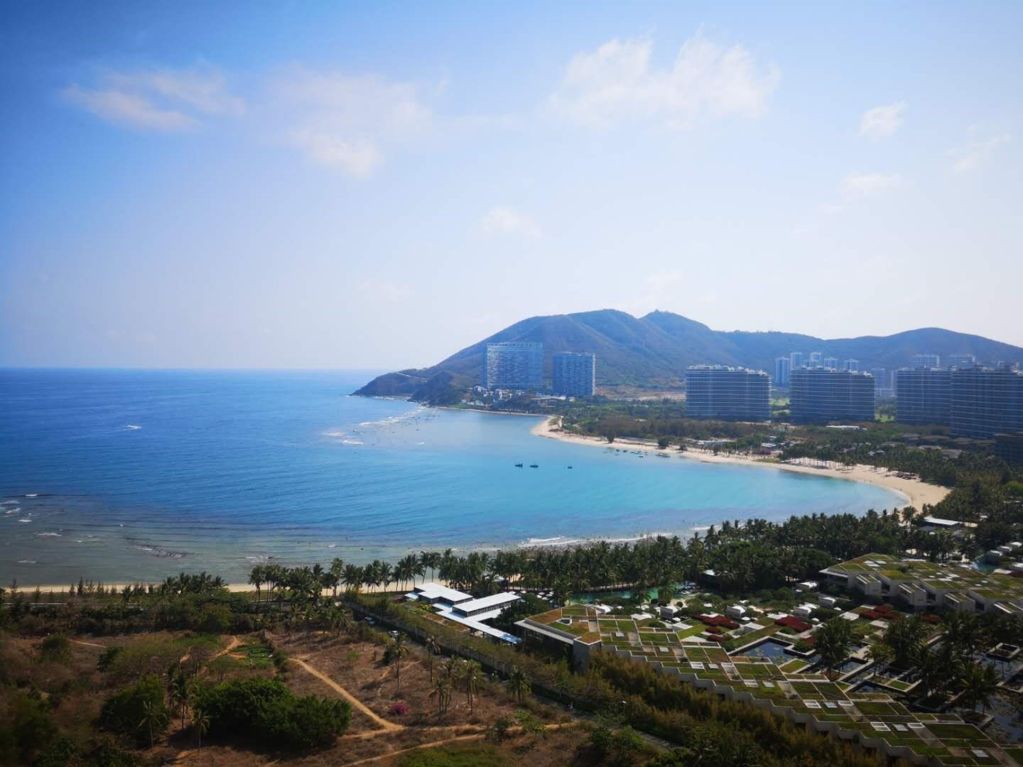 半山半岛三期东海湾  2室2厅2卫    326.0万客厅