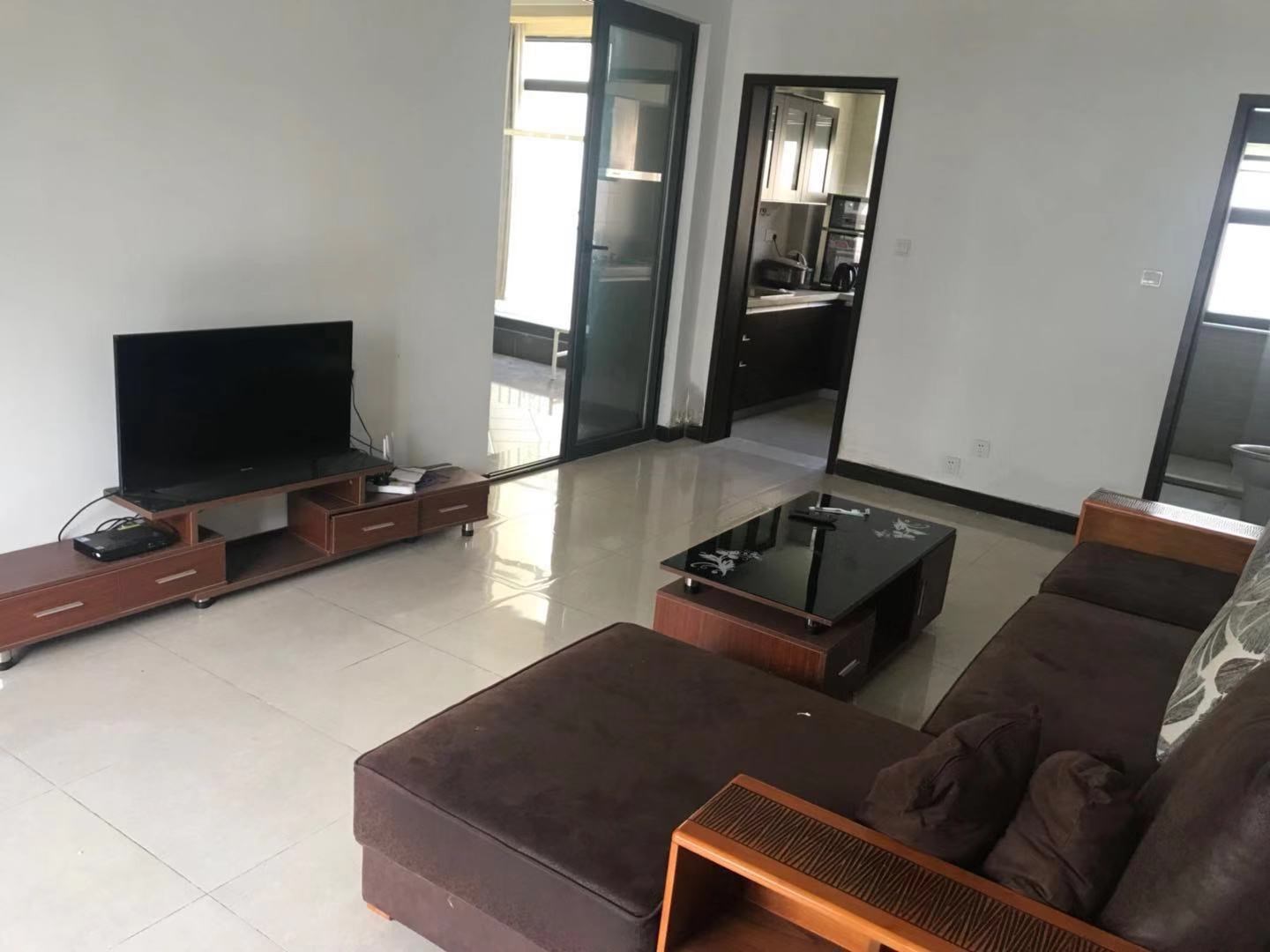 半岛蓝湾 3室2厅2卫 300.0万 半岛蓝湾 3室2厅2卫 300.0万客厅