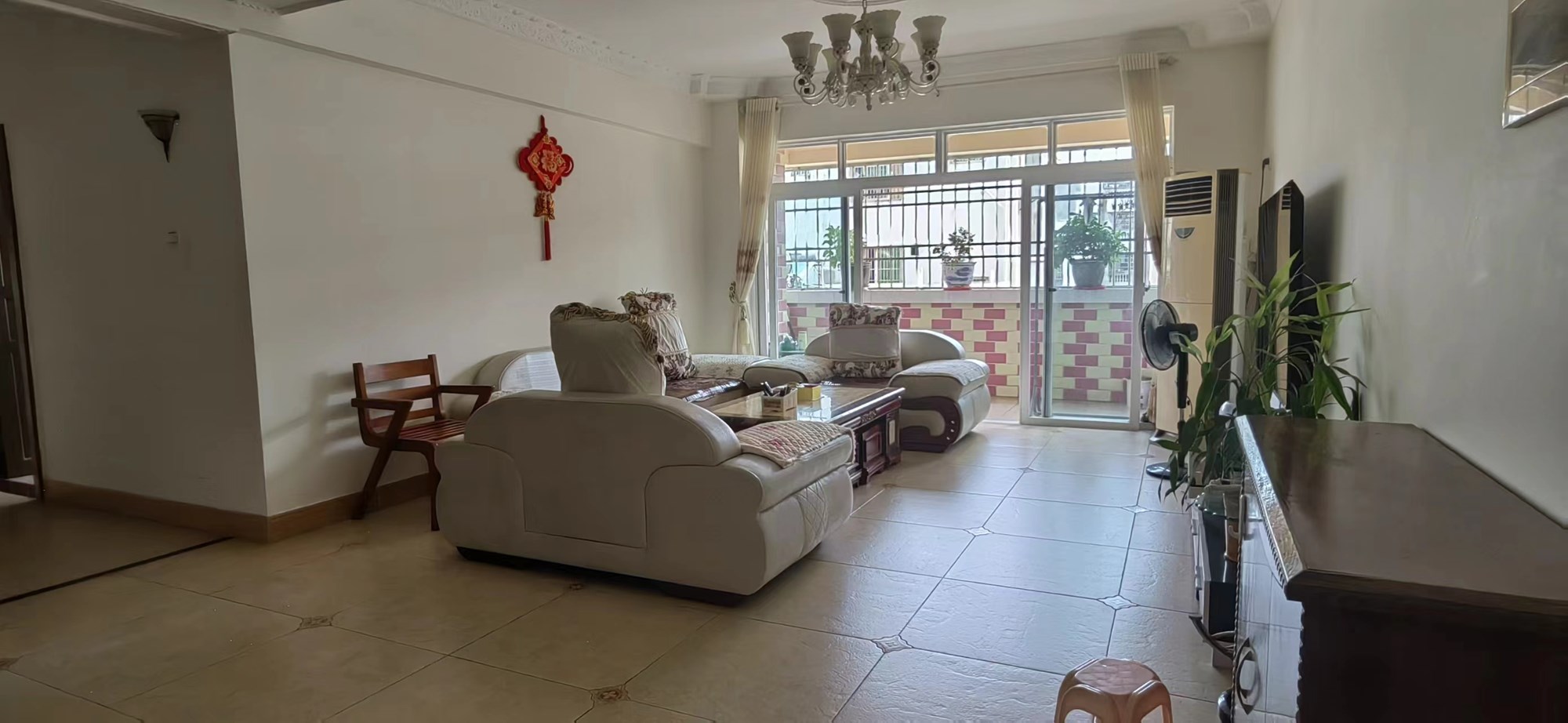 农行银农公寓 4室2厅2卫 290.0万 农行银农公寓 4室2厅2卫 290.0万客厅