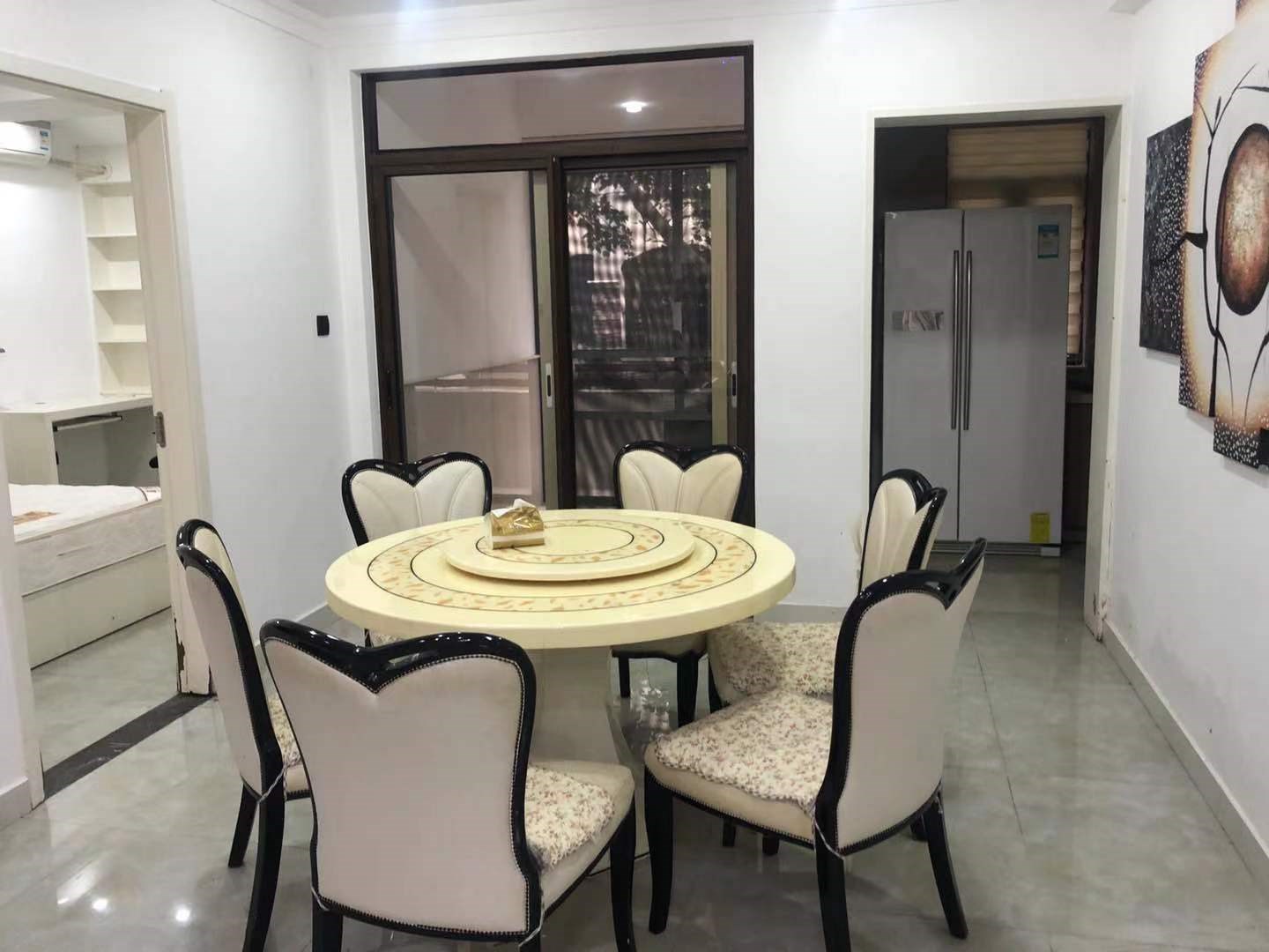 凤凰水城红树湾洋房 3室2厅2卫 4500.0元/月 凤凰水城红树湾洋房 3室2厅2卫 4500.0元/月室内图