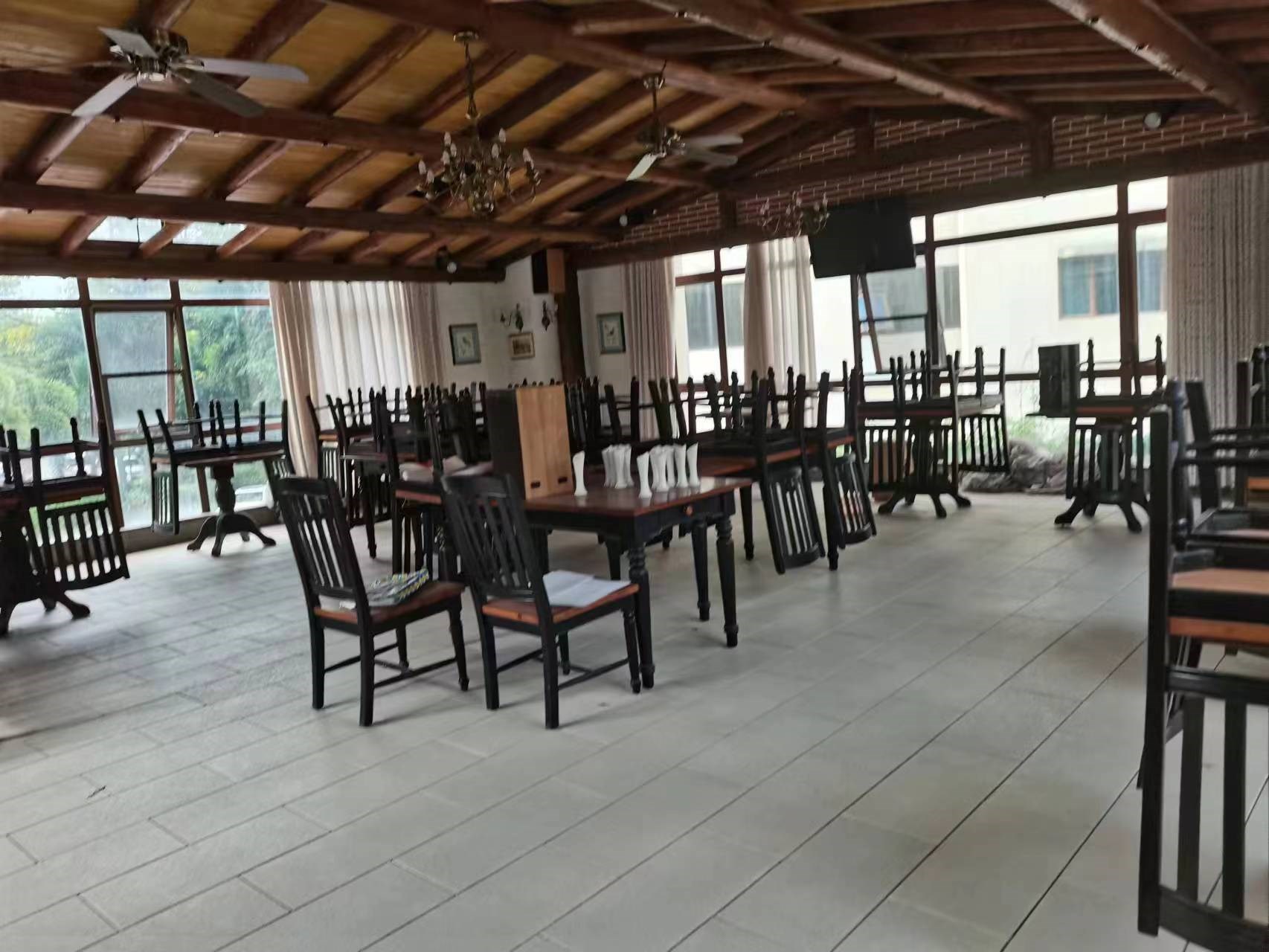 凤凰水城凤凰湾商业街商铺 1室1厅1卫 1100.0万 凤凰水城凤凰湾商业街商铺 1室1厅1卫 1100.0万客厅