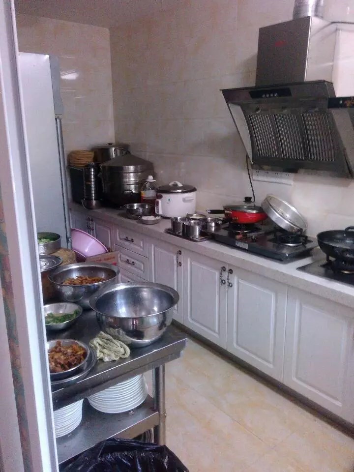 凤凰水城红树湾别墅(新) 5室2厅4卫 1600.0万 凤凰水城红树湾别墅(新) 5室2厅4卫 1600.0万客厅