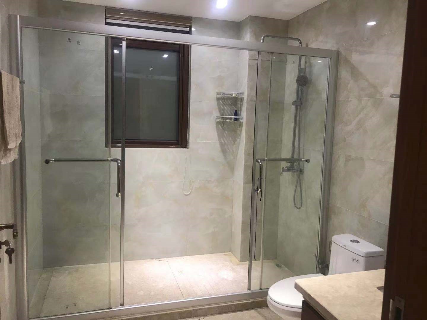 凤凰水城南岸别墅(御景天成) 5室2厅4卫 1150.0万 凤凰水城南岸别墅(御景天成) 5室2厅4卫 1150.0万客厅