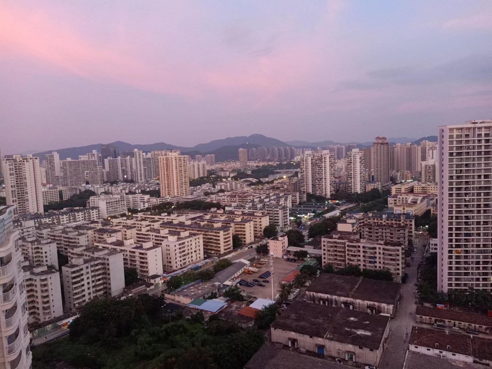 碧海蓝天  1室1厅1卫    2300.0元/月 碧海蓝天  1室1厅1卫    2300.0元/月室内图