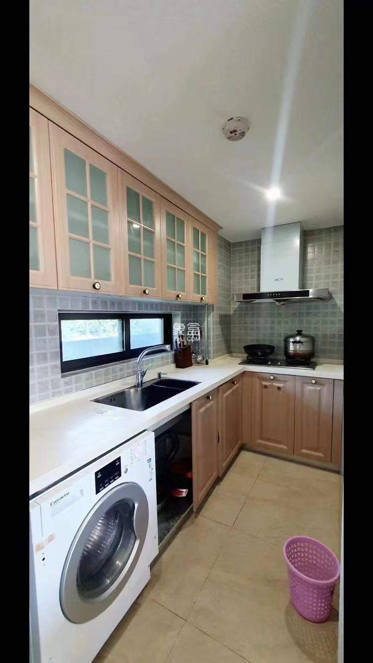 万科森林公园四期(三亚国际康体养生中心四期) 3室2厅1卫 175.0万 万科森林公园四期(三亚国际康体养生中心四期) 3室2厅1卫 175.0万客厅