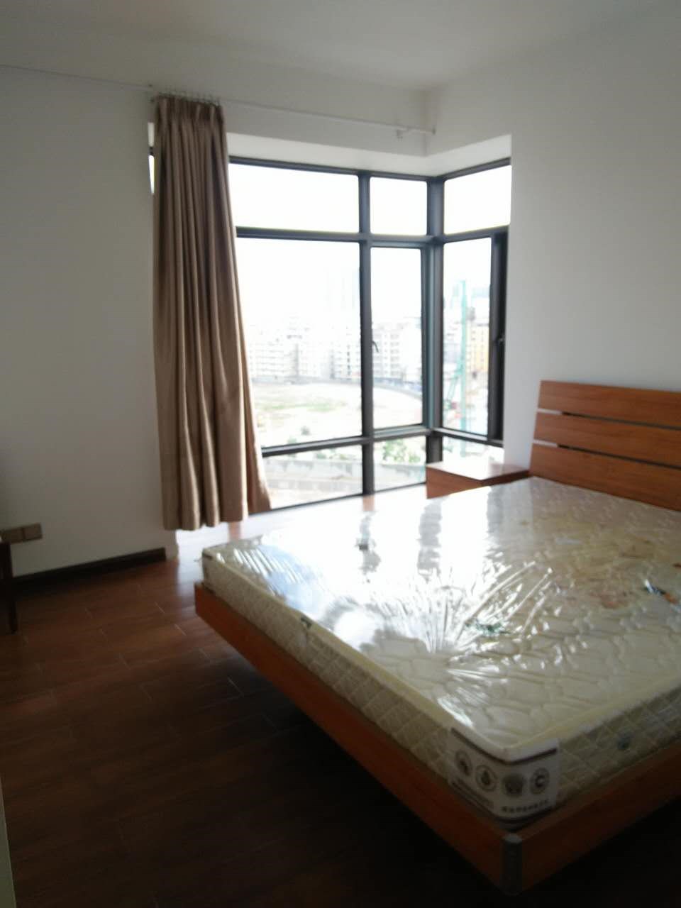 南枫悦海  2室1厅1卫    3300.0元/月室内图