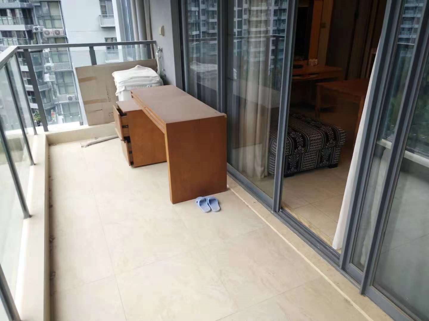 万科湖畔二期 2室1厅1卫 150.0万 万科湖畔二期 2室1厅1卫 150.0万客厅