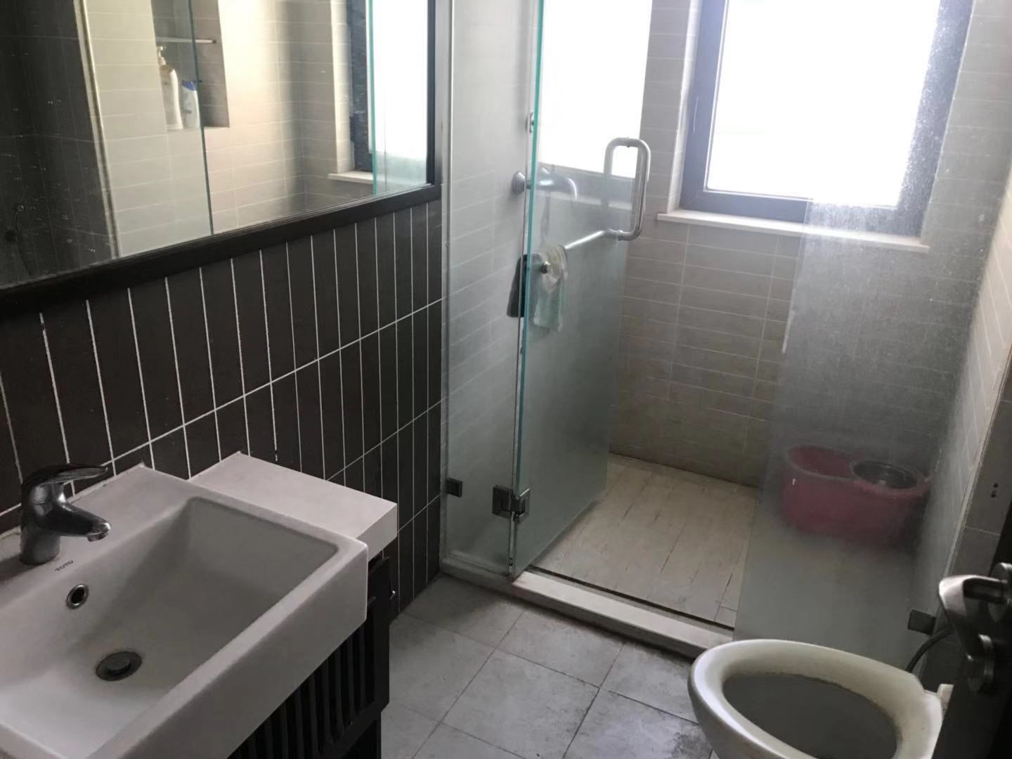 半岛蓝湾 3室2厅2卫 300.0万 半岛蓝湾 3室2厅2卫 300.0万客厅