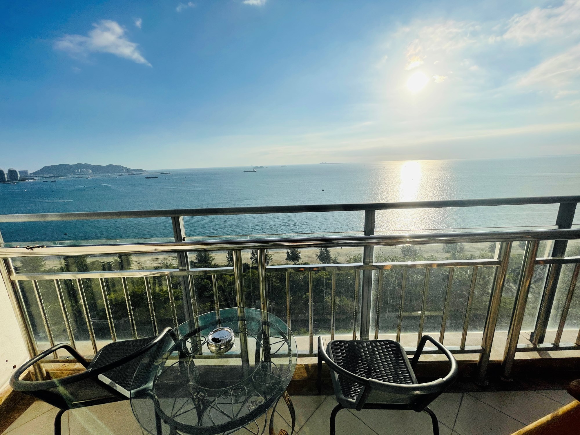 兰海花园三期 3室2厅2卫 1500.0万 兰海花园三期 3室2厅2卫 1500.0万客厅