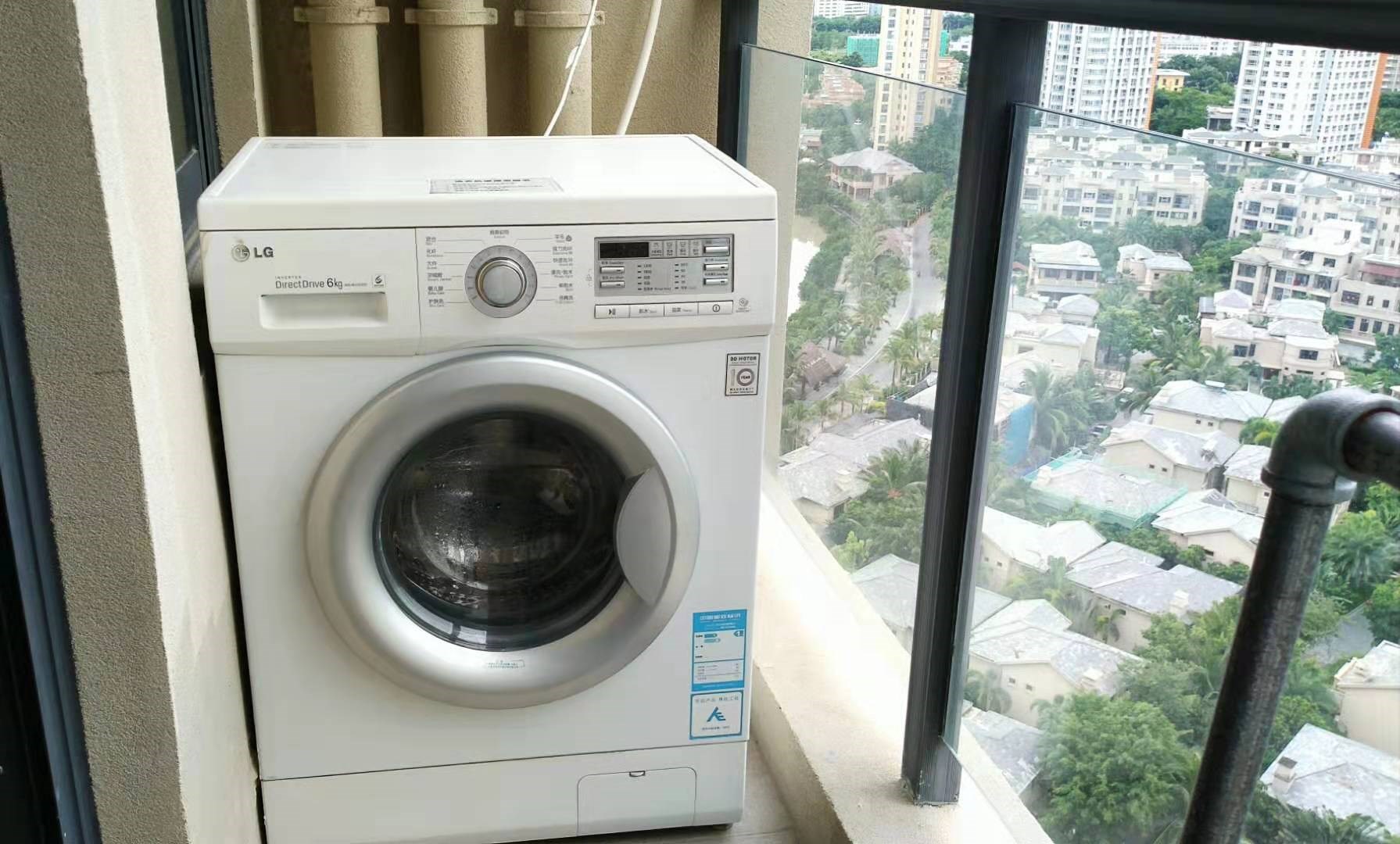 凤凰水城南岸  1室1厅1卫    92.0万客厅