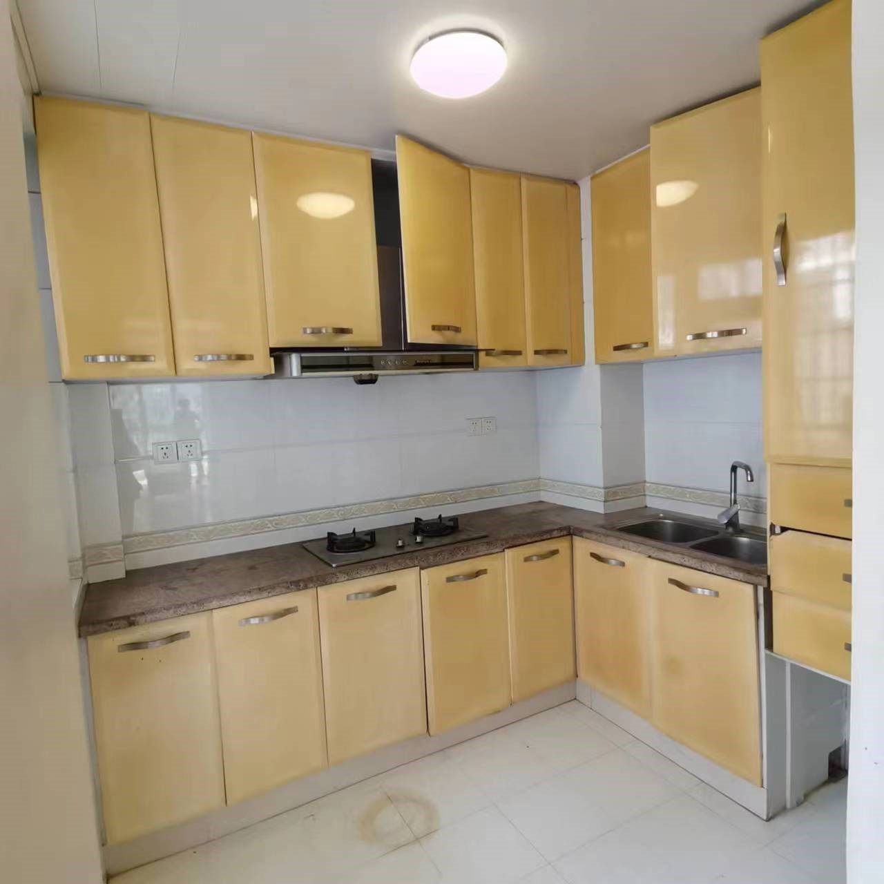 金鸡岭花园山庄 3室2厅2卫 0.01万 金鸡岭花园山庄 3室2厅2卫 0.01万客厅