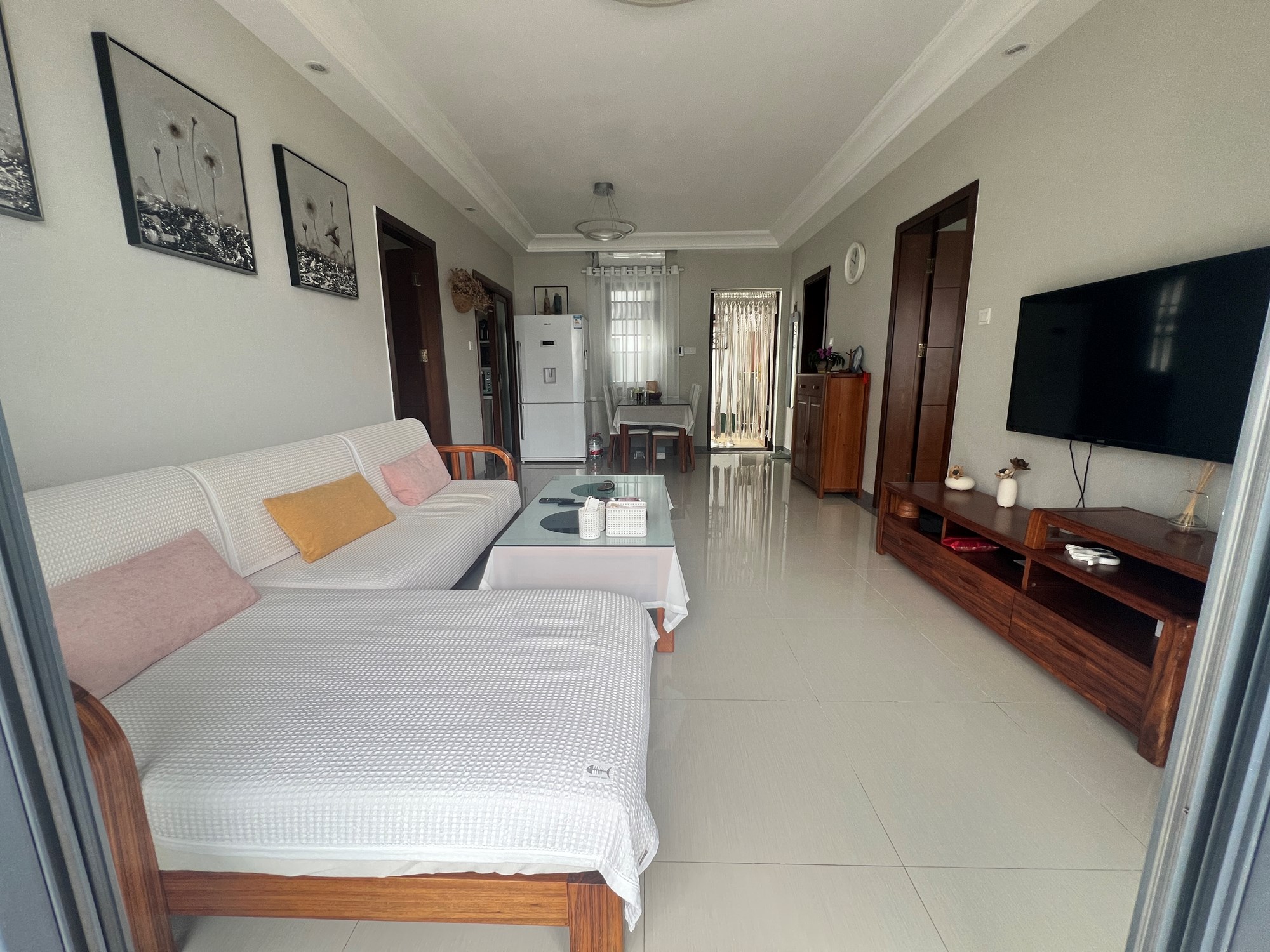 双大山湖湾 2室2厅1卫 235.0万 双大山湖湾 2室2厅1卫 235.0万客厅