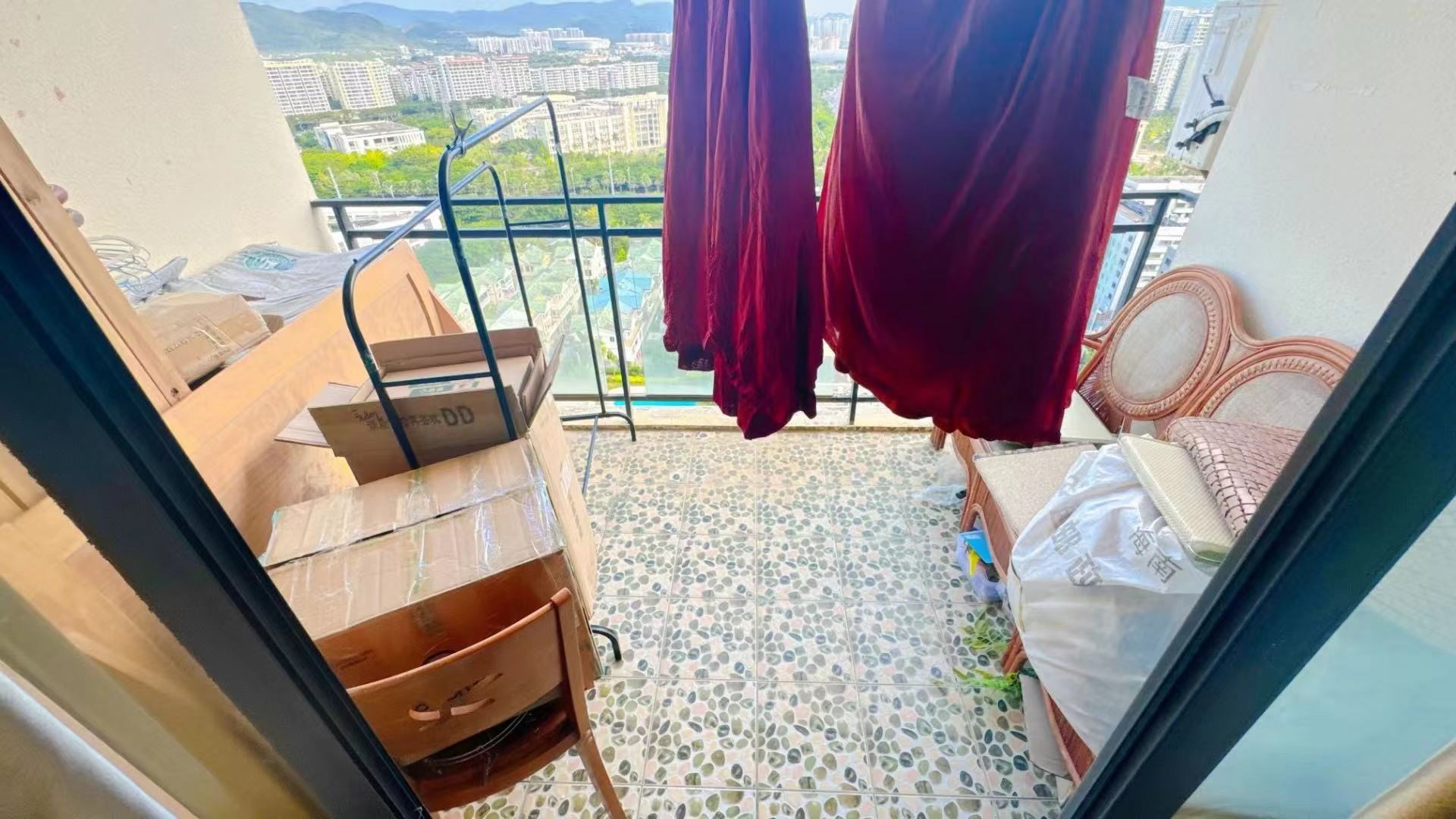 圣煜花园 1室1厅1卫 110.0万 圣煜花园 1室1厅1卫 110.0万客厅