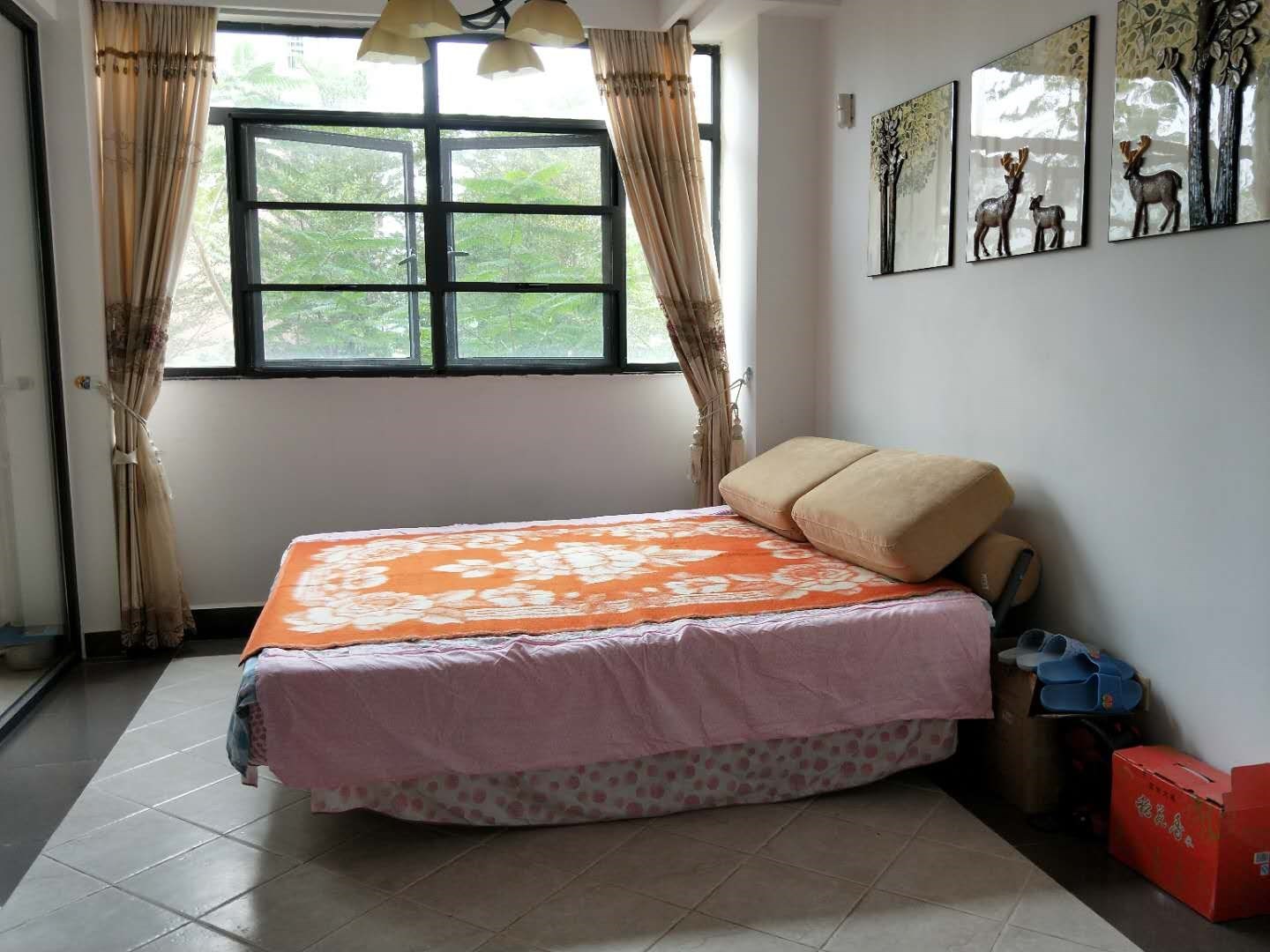 半岛蓝湾 3室2厅2卫 350.0万 半岛蓝湾 3室2厅2卫 350.0万客厅