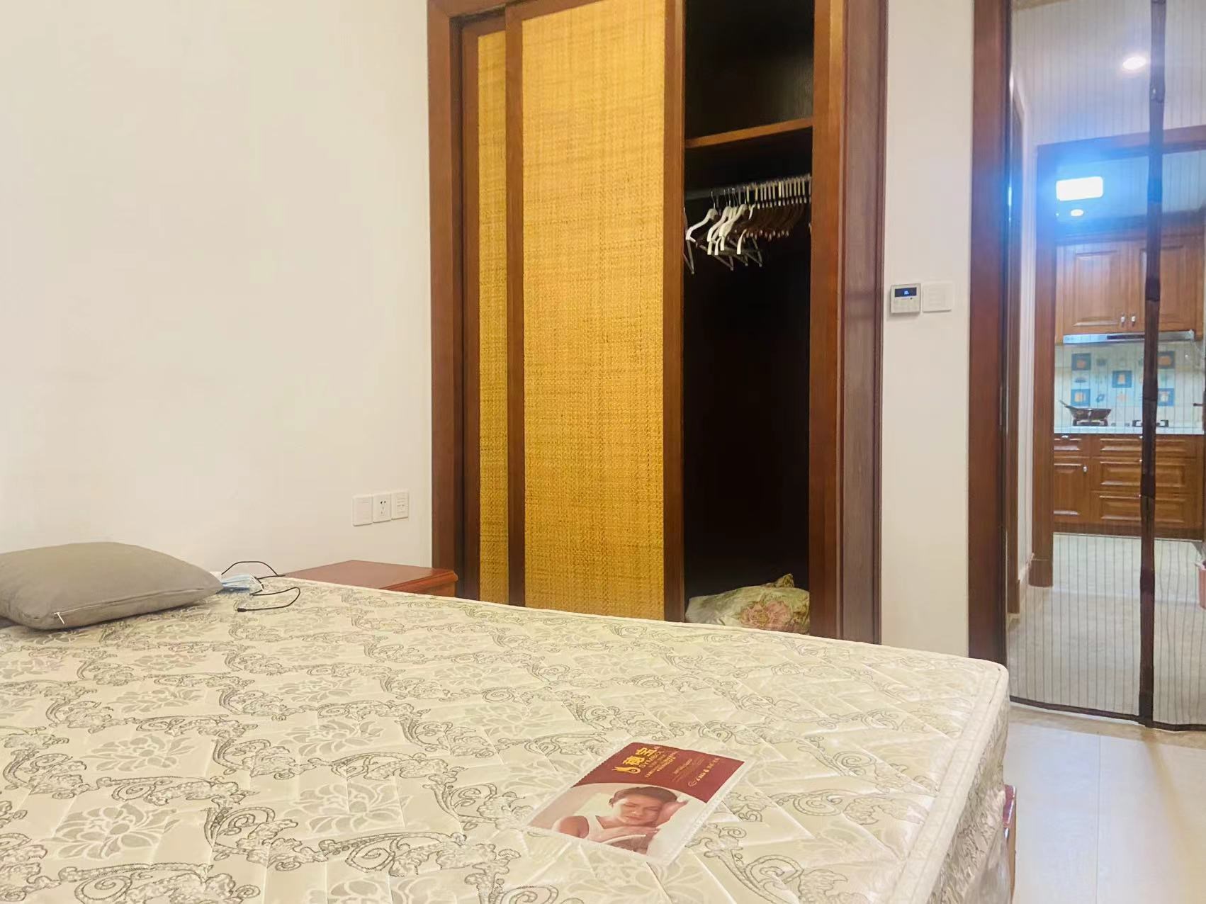 三亚小院 4室3厅3卫 530.00万 三亚小院 4室3厅3卫 530.00万客厅